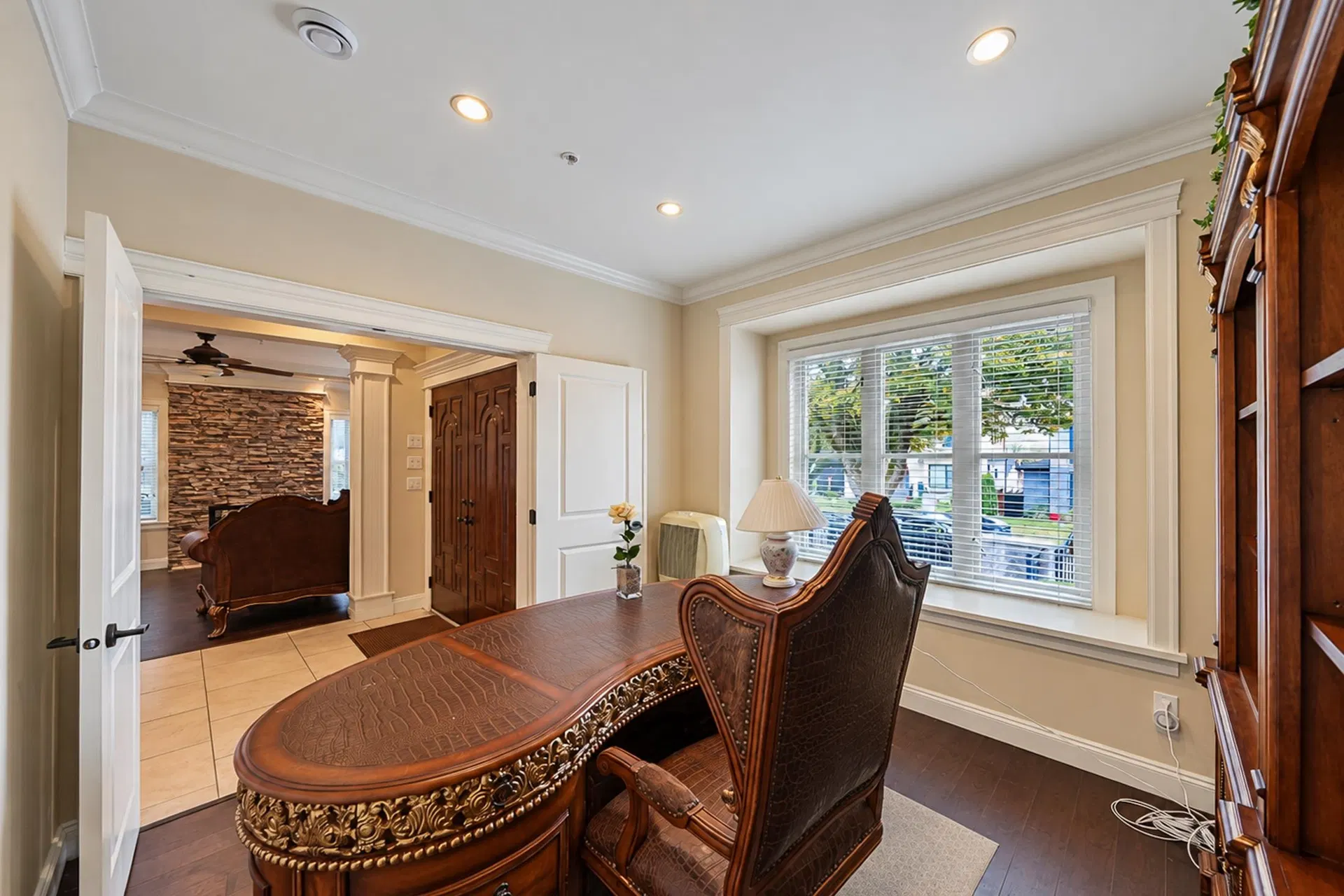 Photo 5 of 40 at 1631 E 58th Avenue