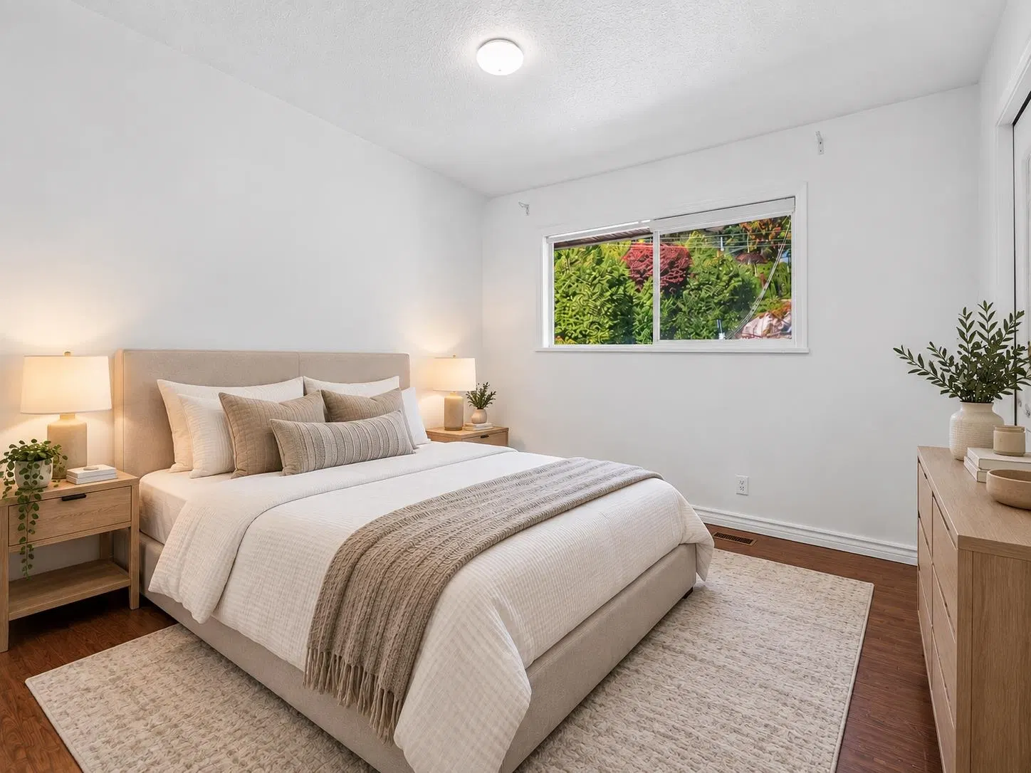 Photo 5 of 16 at 4380 Woodcrest Road