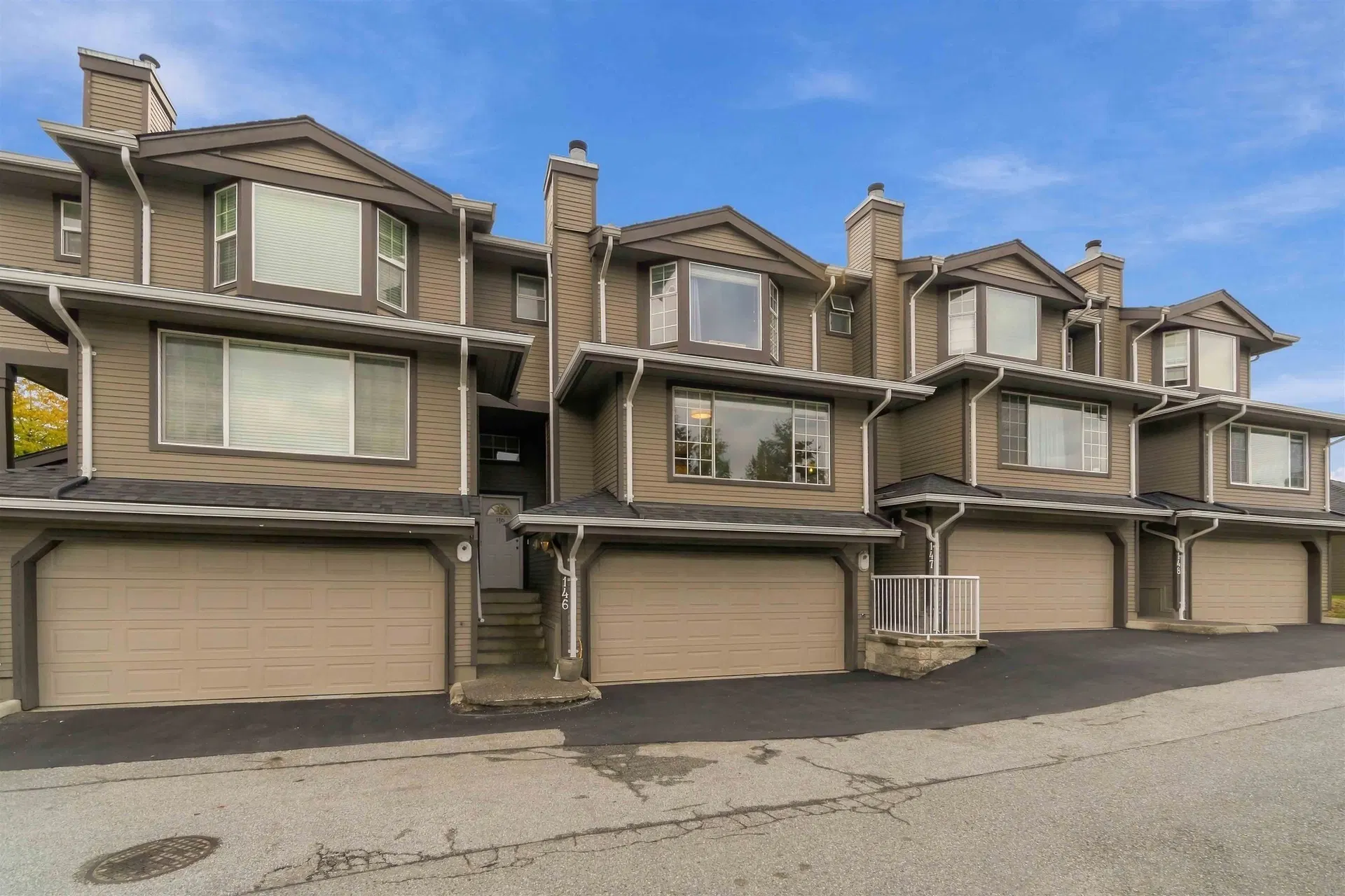 Photo 2 of 40 at #146 – 1140 Castle Crescent