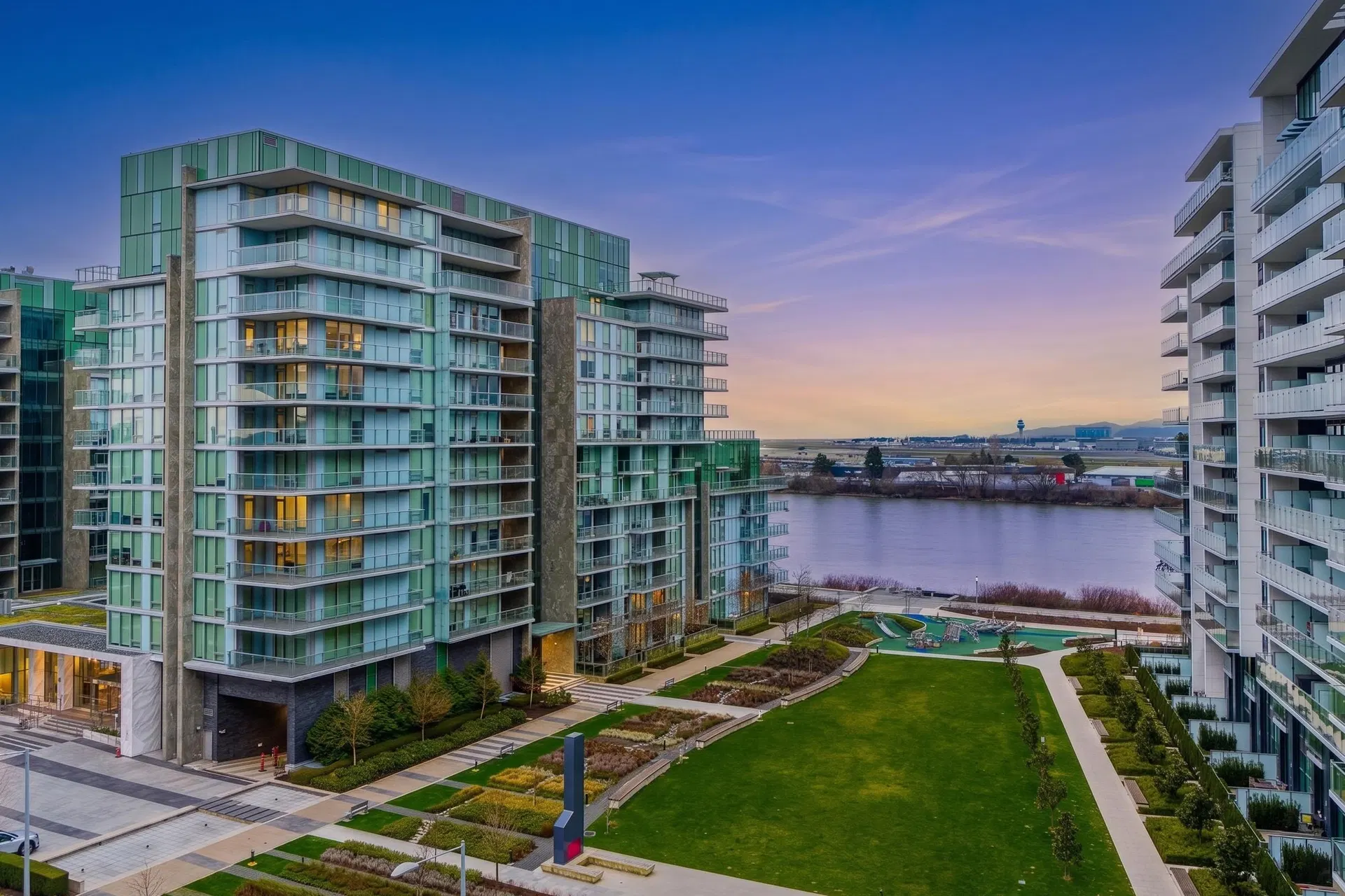 #302 – 6633 Pearson Way