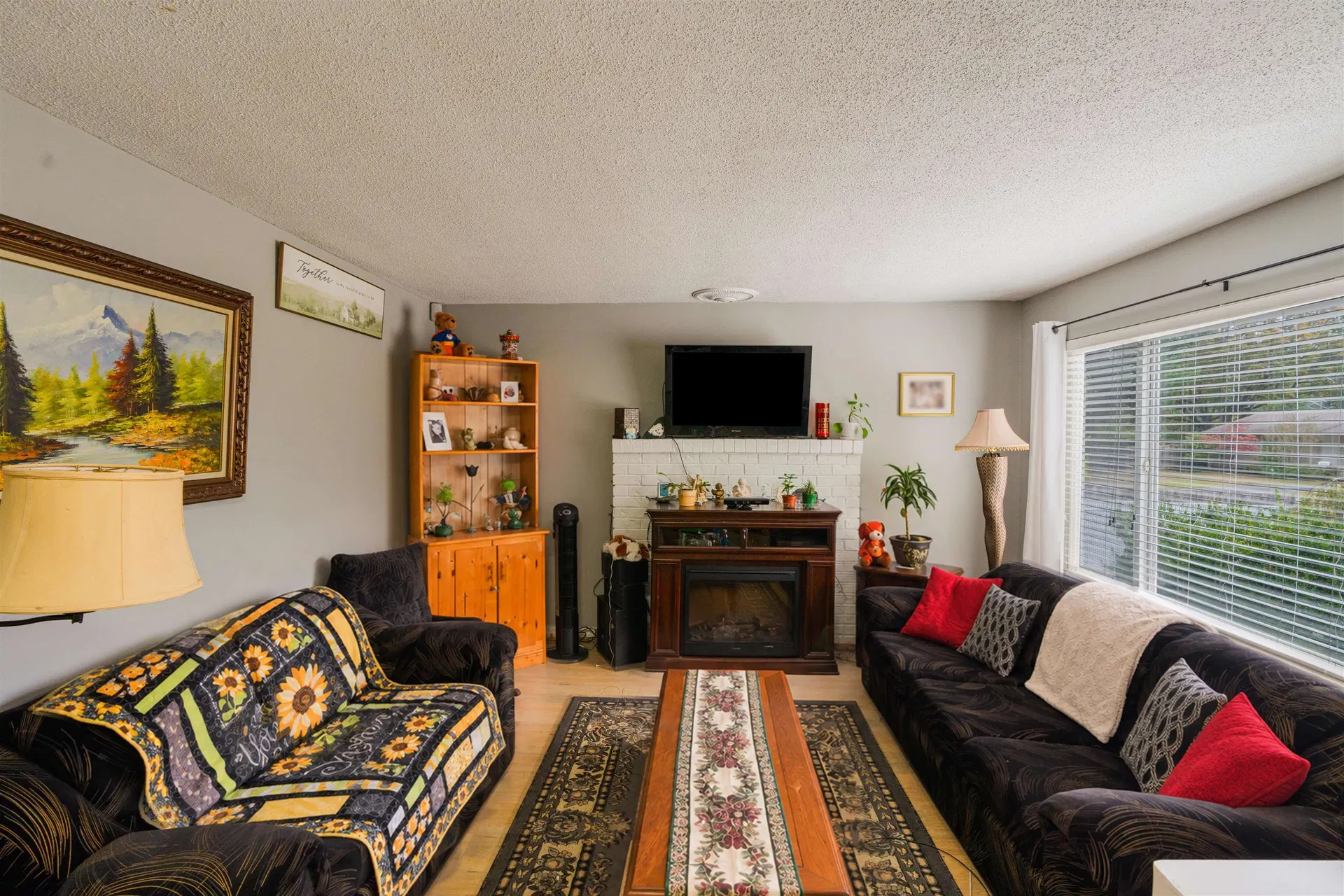 Photo 5 of 19 at 4567 202 Street
