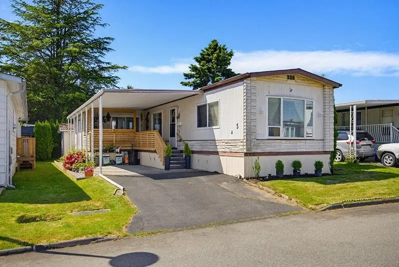 Photo 1 of 38 at #5 – 15875 20 Avenue