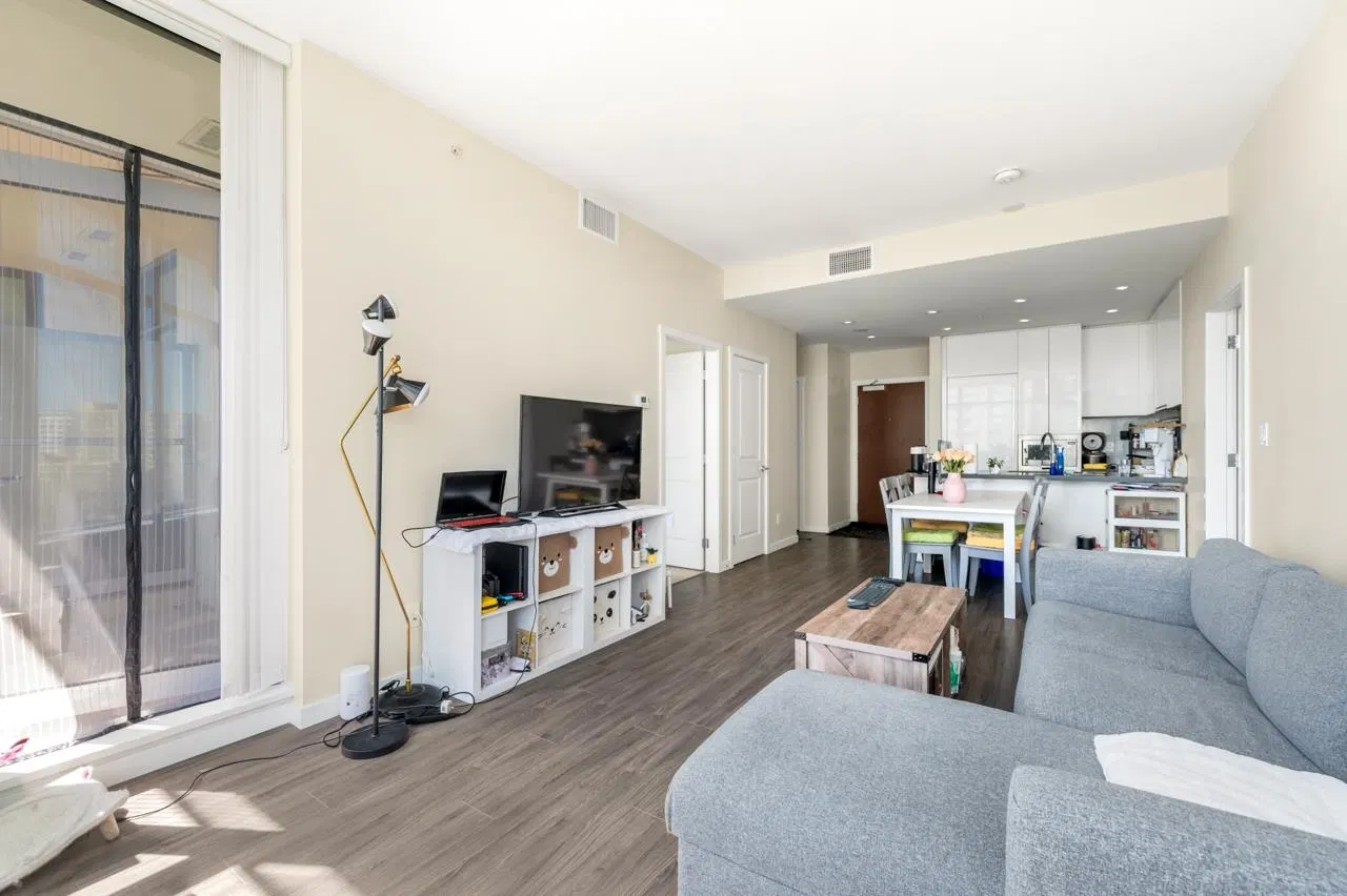 Photo 5 of 25 at #1011 – 7338 Gollner Avenue