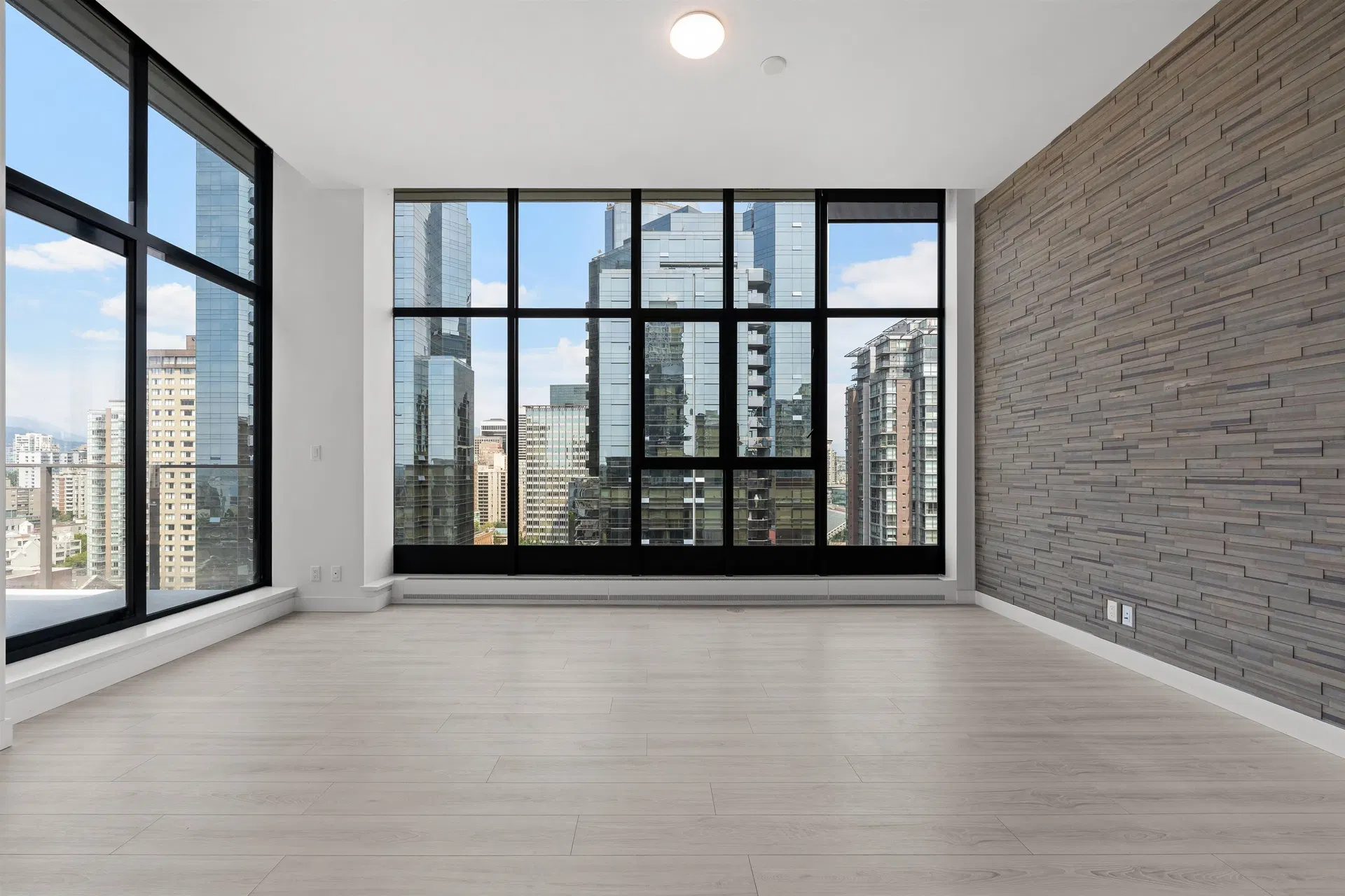#2105 – 1133 Hornby Street