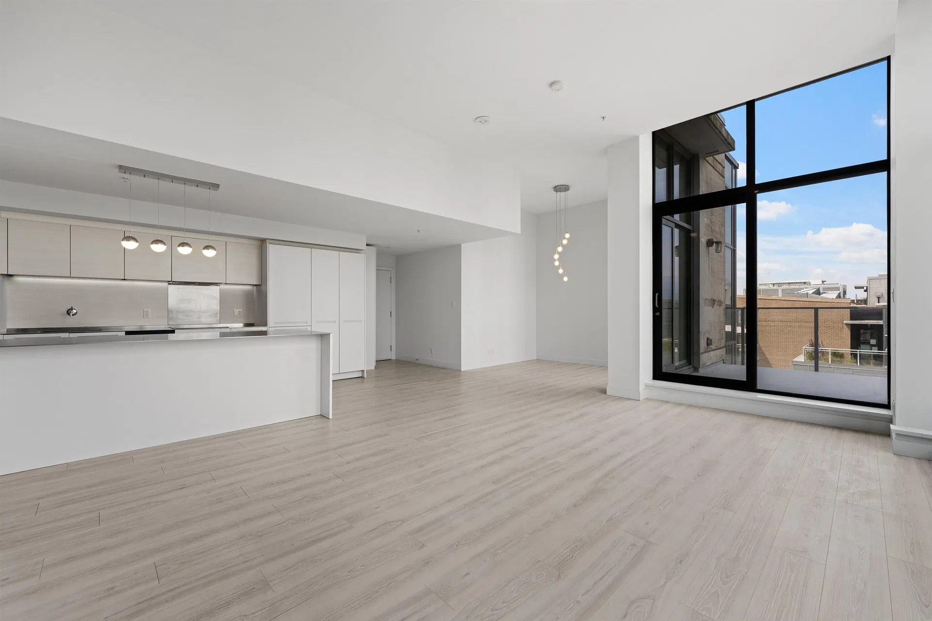 Photo 5 of 25 at #2105 – 1133 Hornby Street