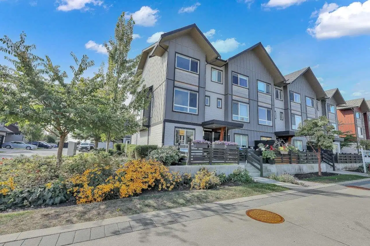#28 – 4408 Cormorant Way