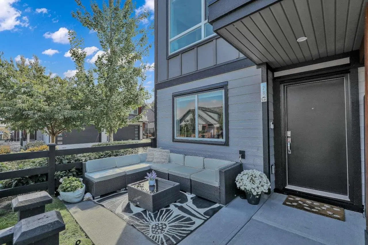 Photo 4 of 40 at #28 – 4408 Cormorant Way