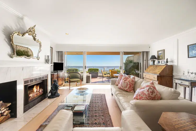 #102 – 2274 Folkestone Way