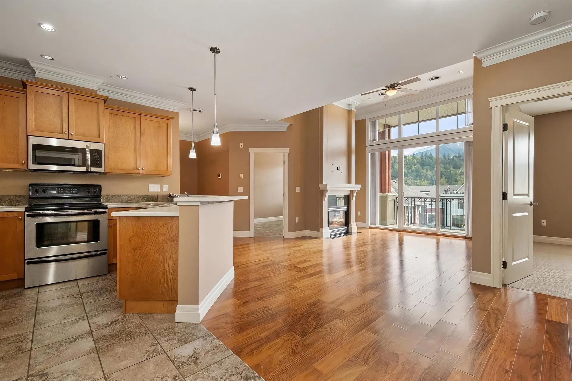 Photo 3 of 27 at #405A – 45595 Tamihi Way