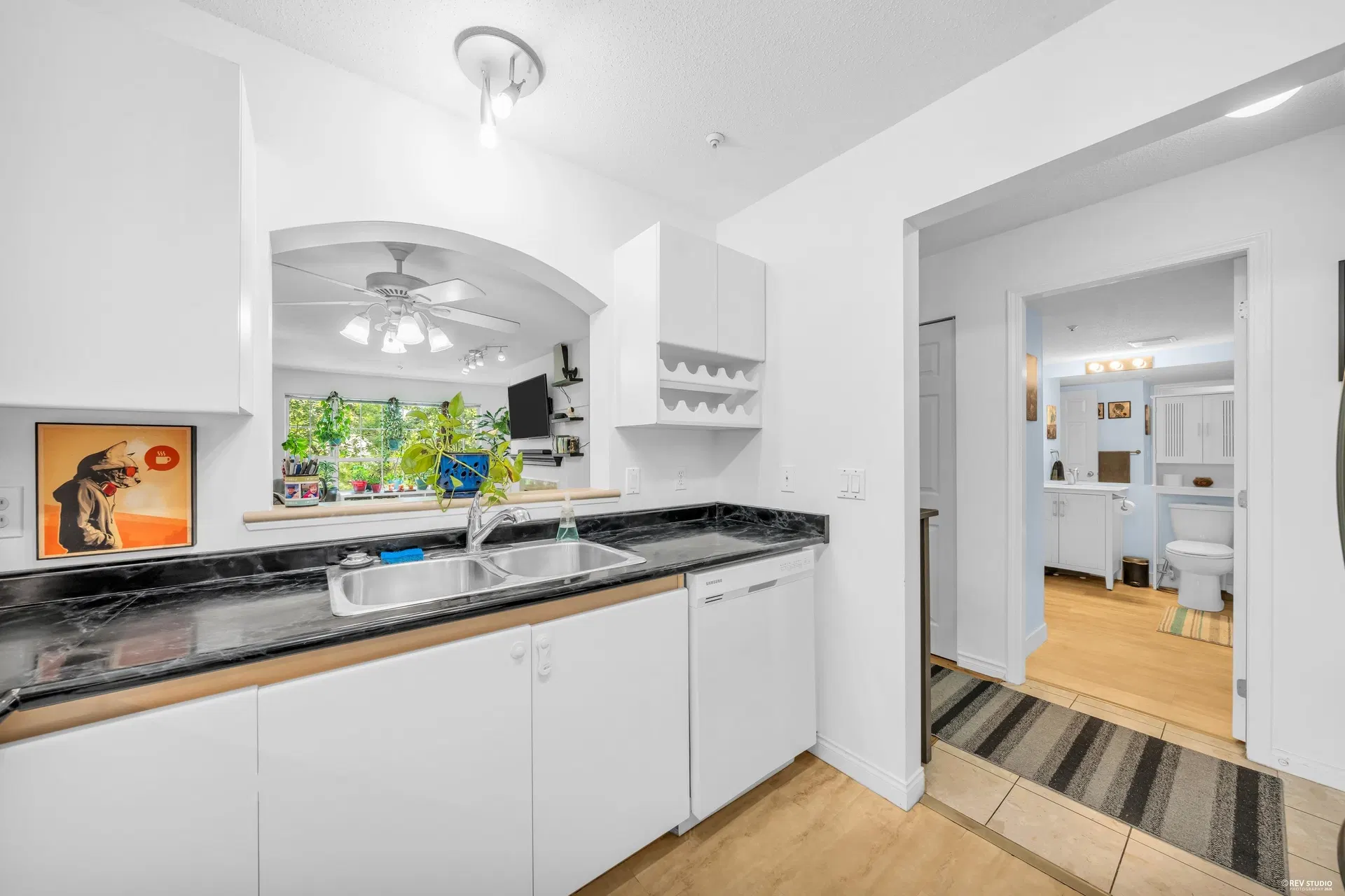Photo 5 of 34 at #310 – 2990 Princess Crescent