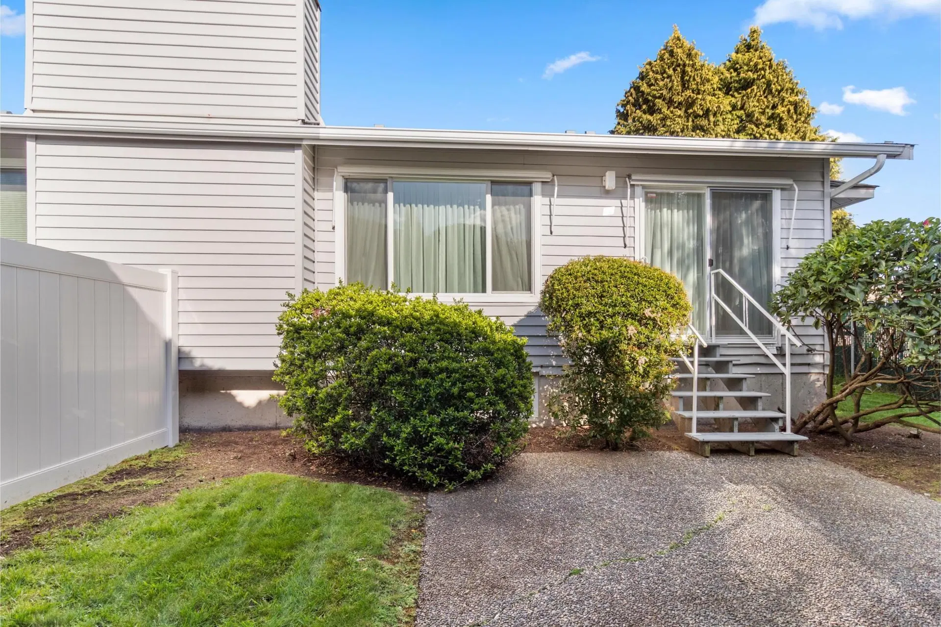 Photo 5 of 33 at #48 – 2989 Trafalgar Street
