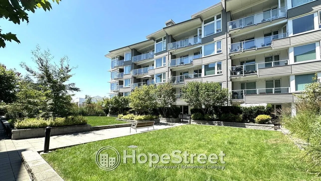 Photo 4 of 31 at #222 – 255 1 West Street