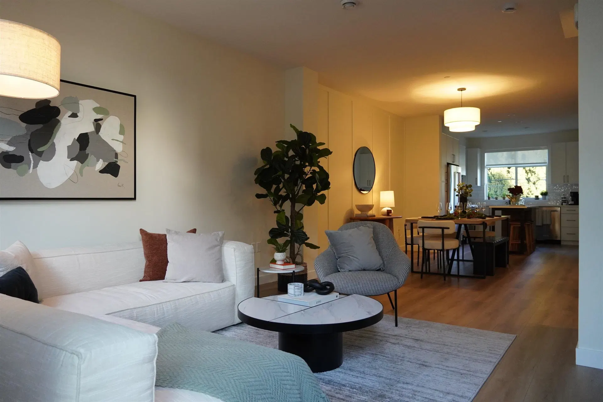 Photo 5 of 8 at #4 – 2150 Rindall Avenue