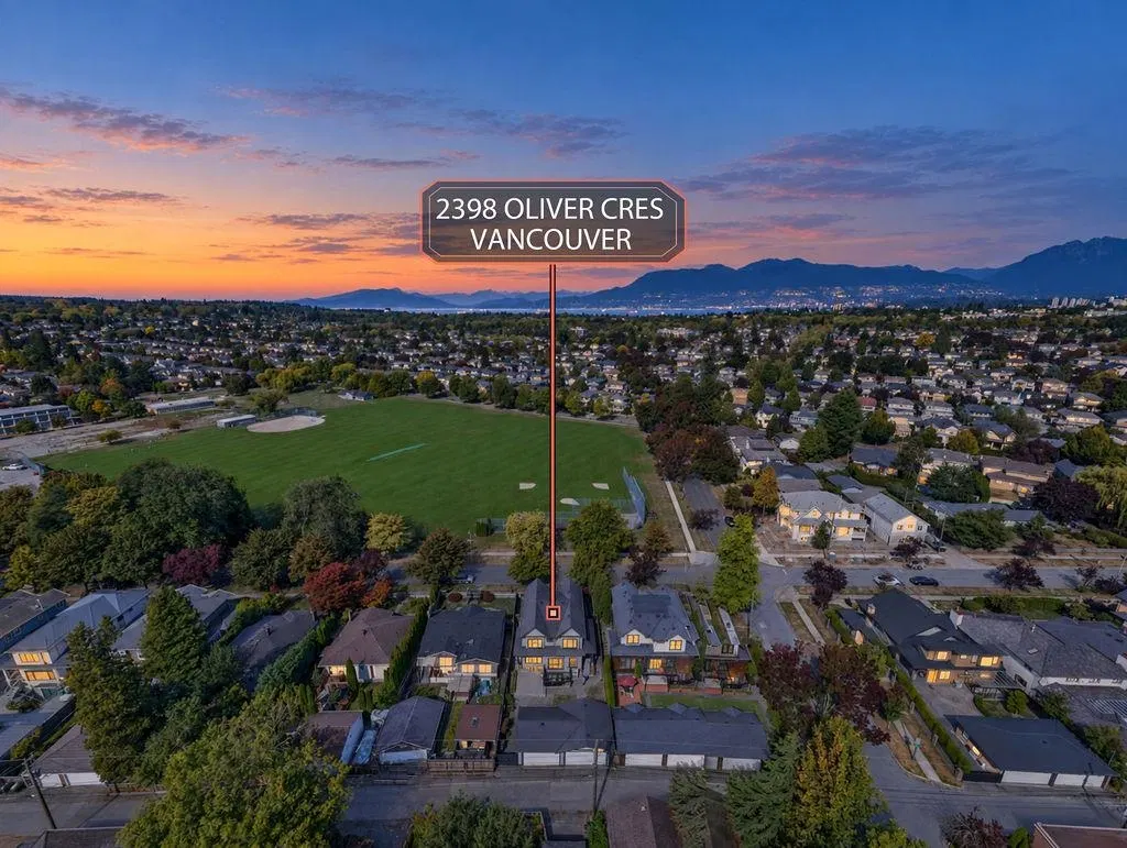 Photo 2 of 17 at 2398 Oliver Crescent