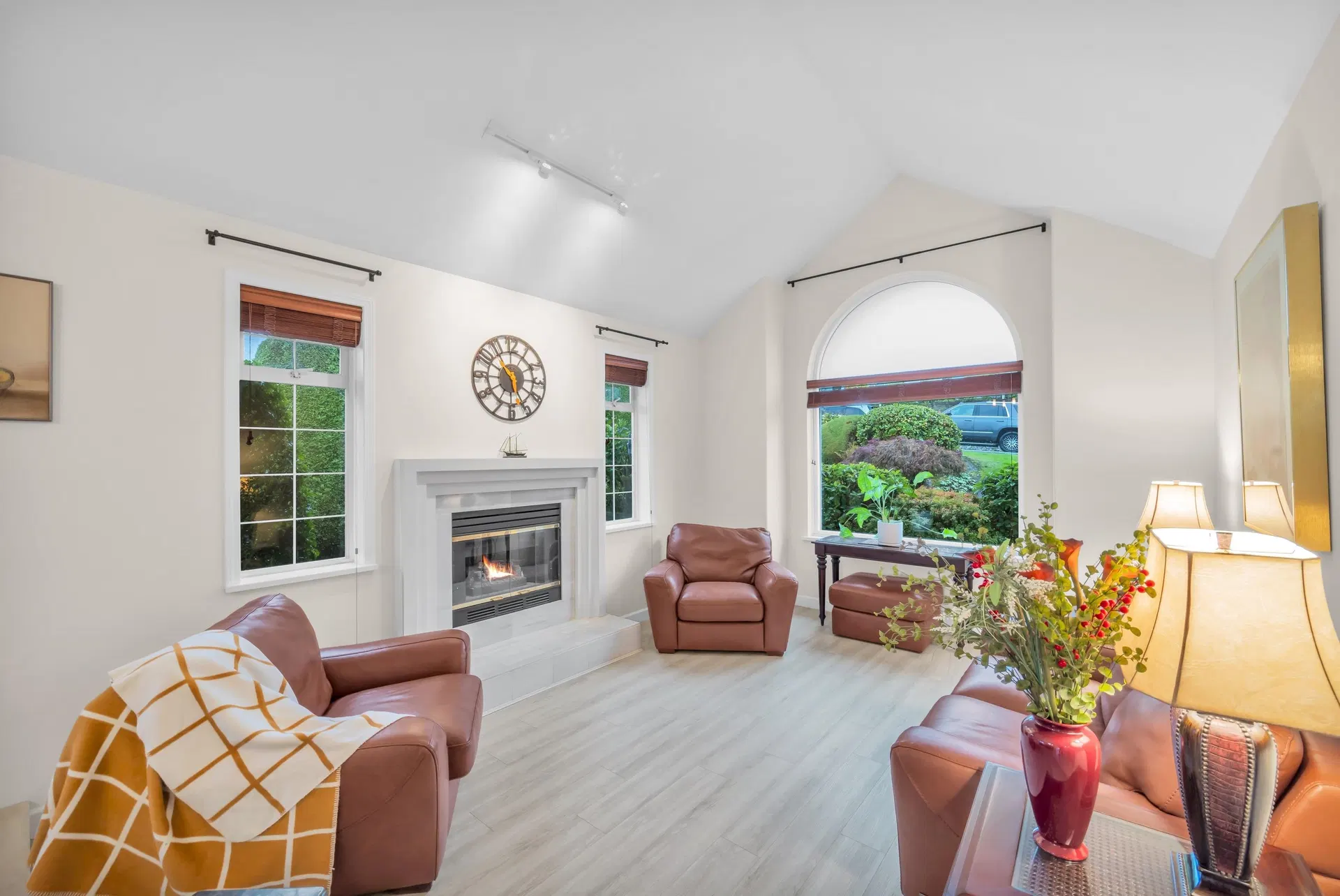 Photo 4 of 33 at 336 Rosehill Wynd