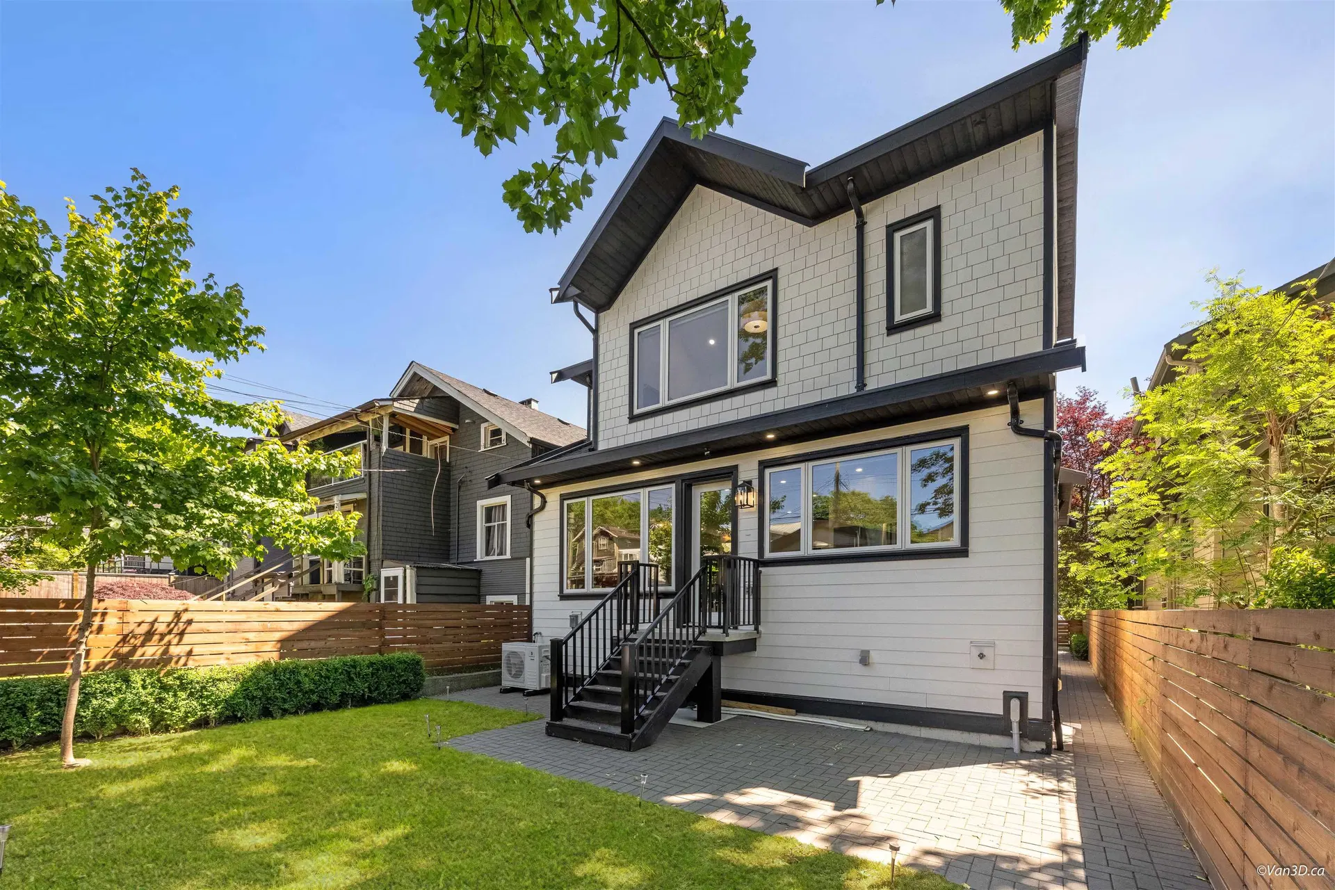 Photo 2 of 31 at #2 – 683 W 19th Avenue