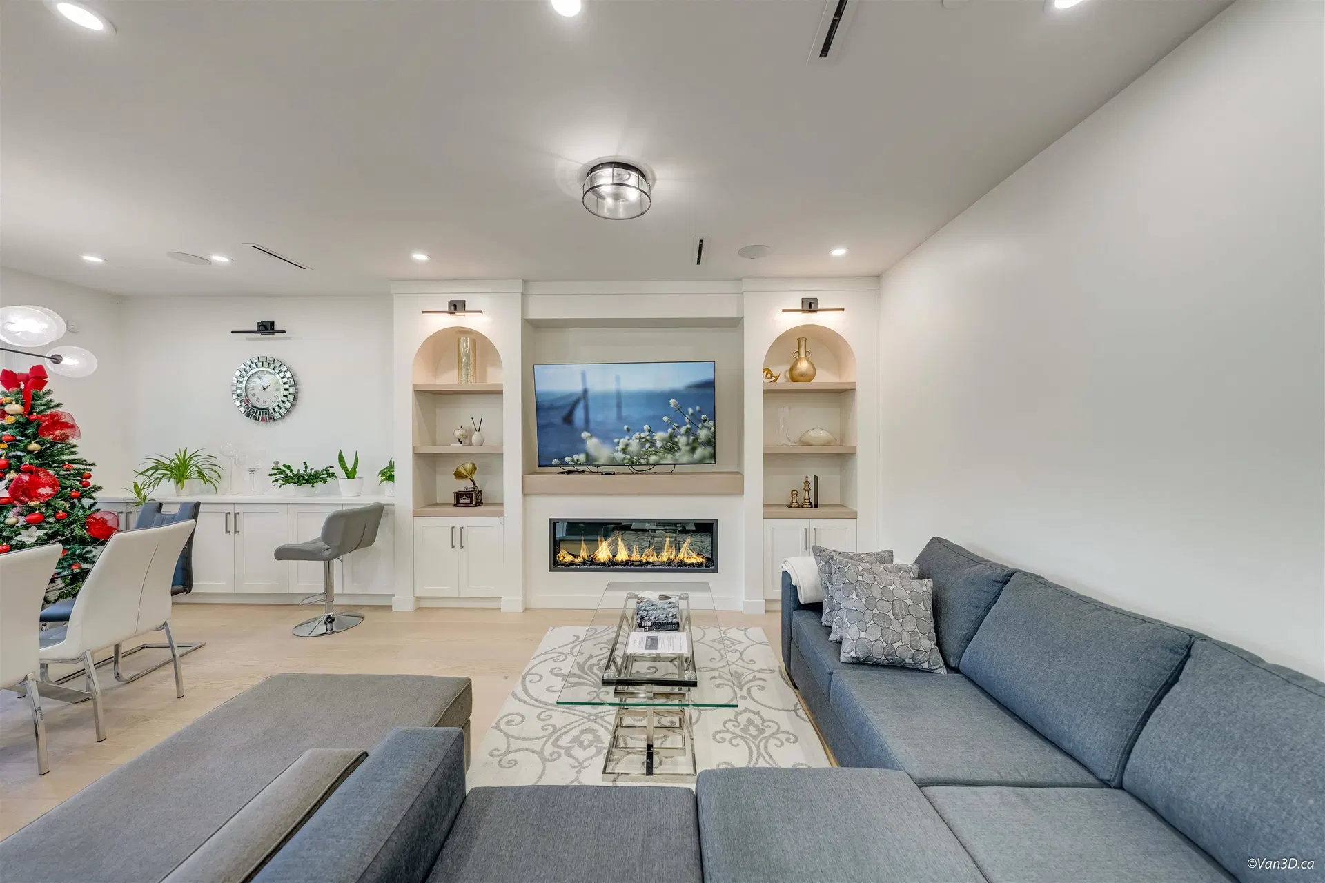 Photo 4 of 31 at #2 – 683 W 19th Avenue