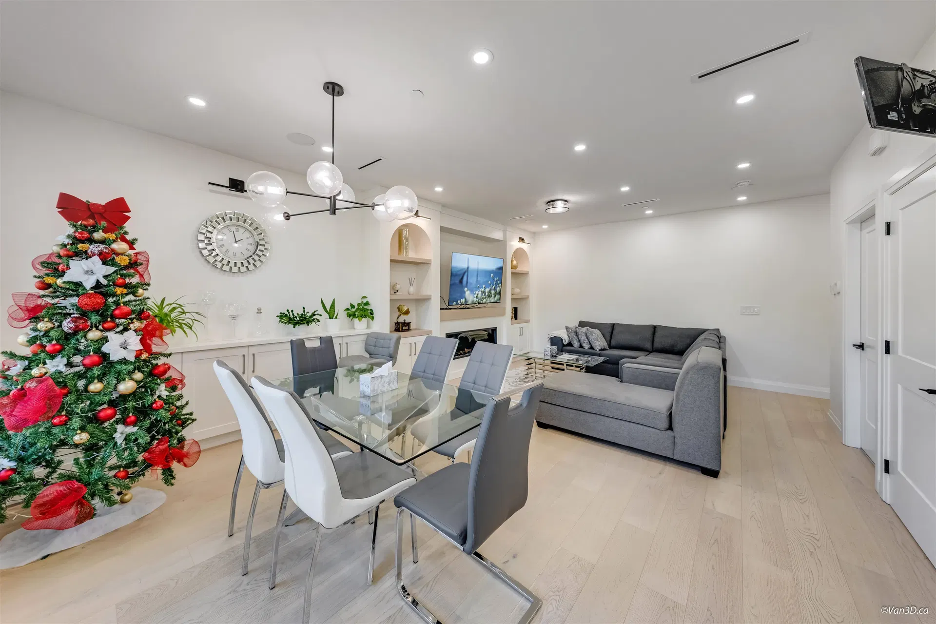 Photo 5 of 31 at #2 – 683 W 19th Avenue