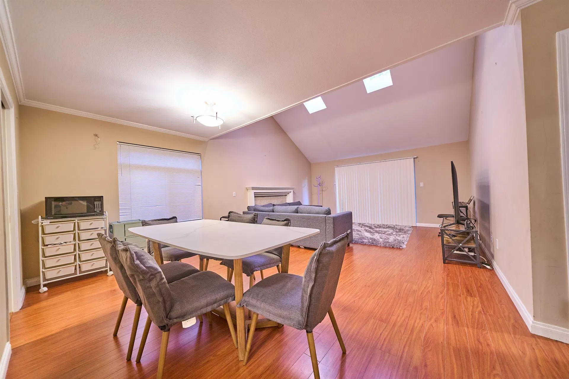 Photo 4 of 12 at #4 – 9700 Blundell Road