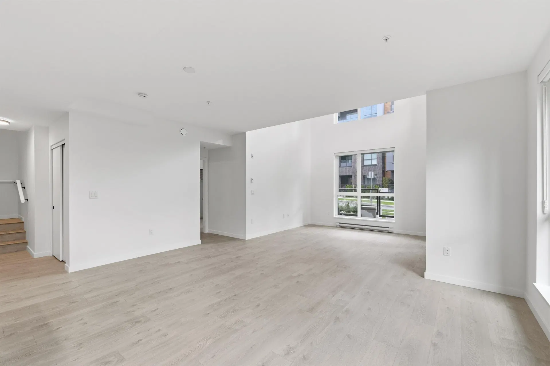 Photo 5 of 23 at #102 – 6585 195a Street