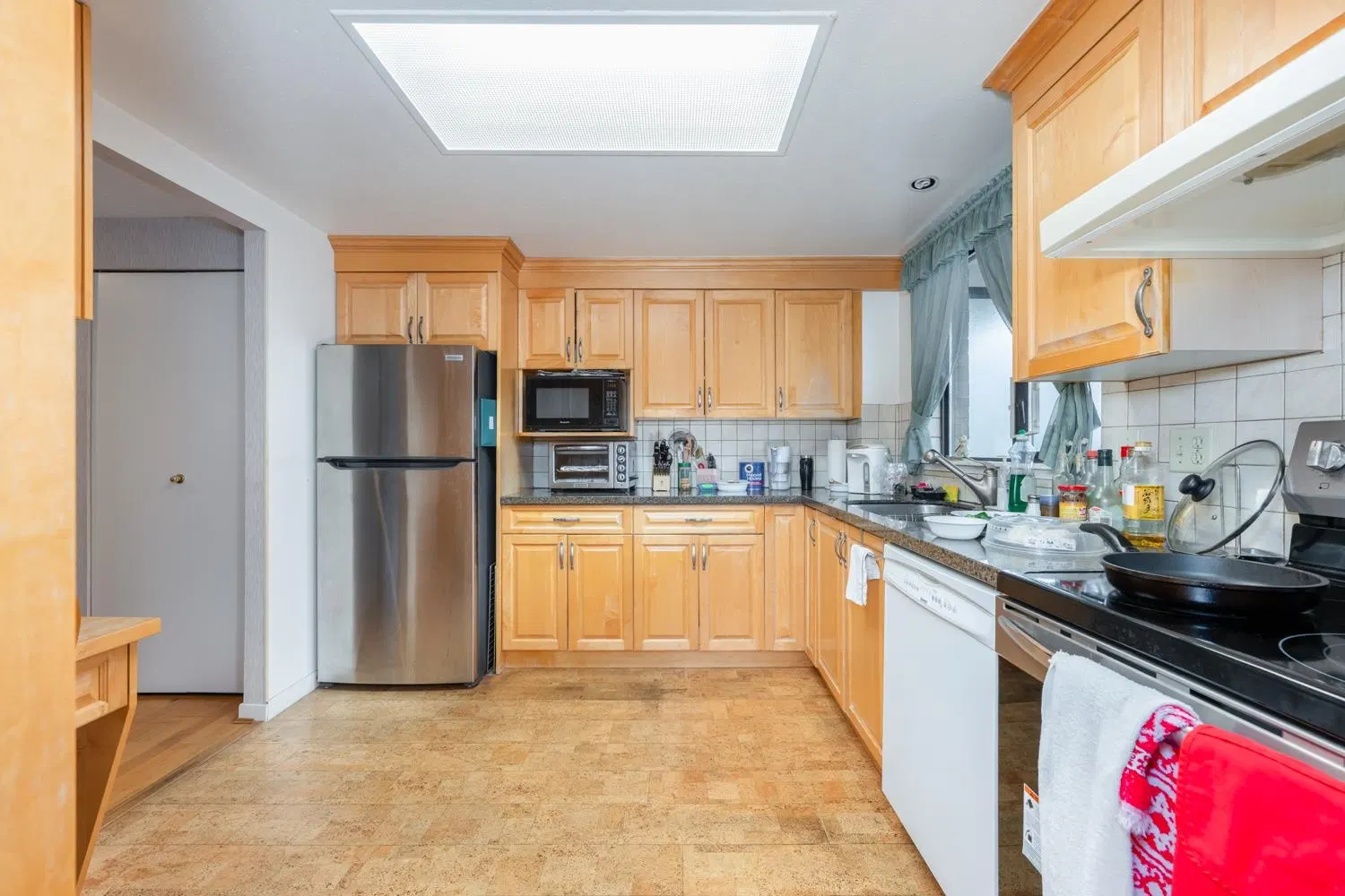 Photo 1 of 32 at #1601 – 6282 Kathleen Avenue