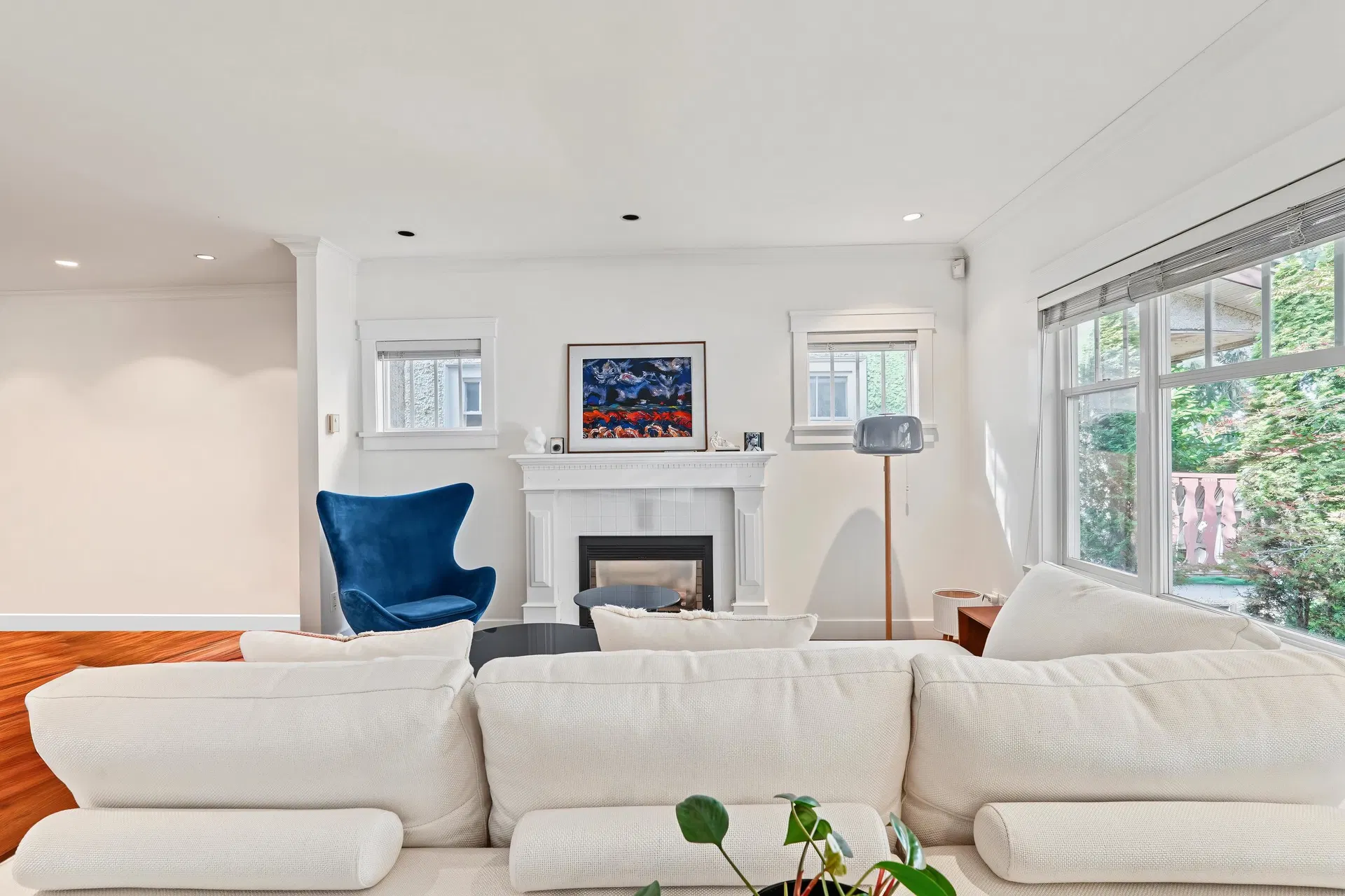 Photo 4 of 40 at 462 W 19th Avenue