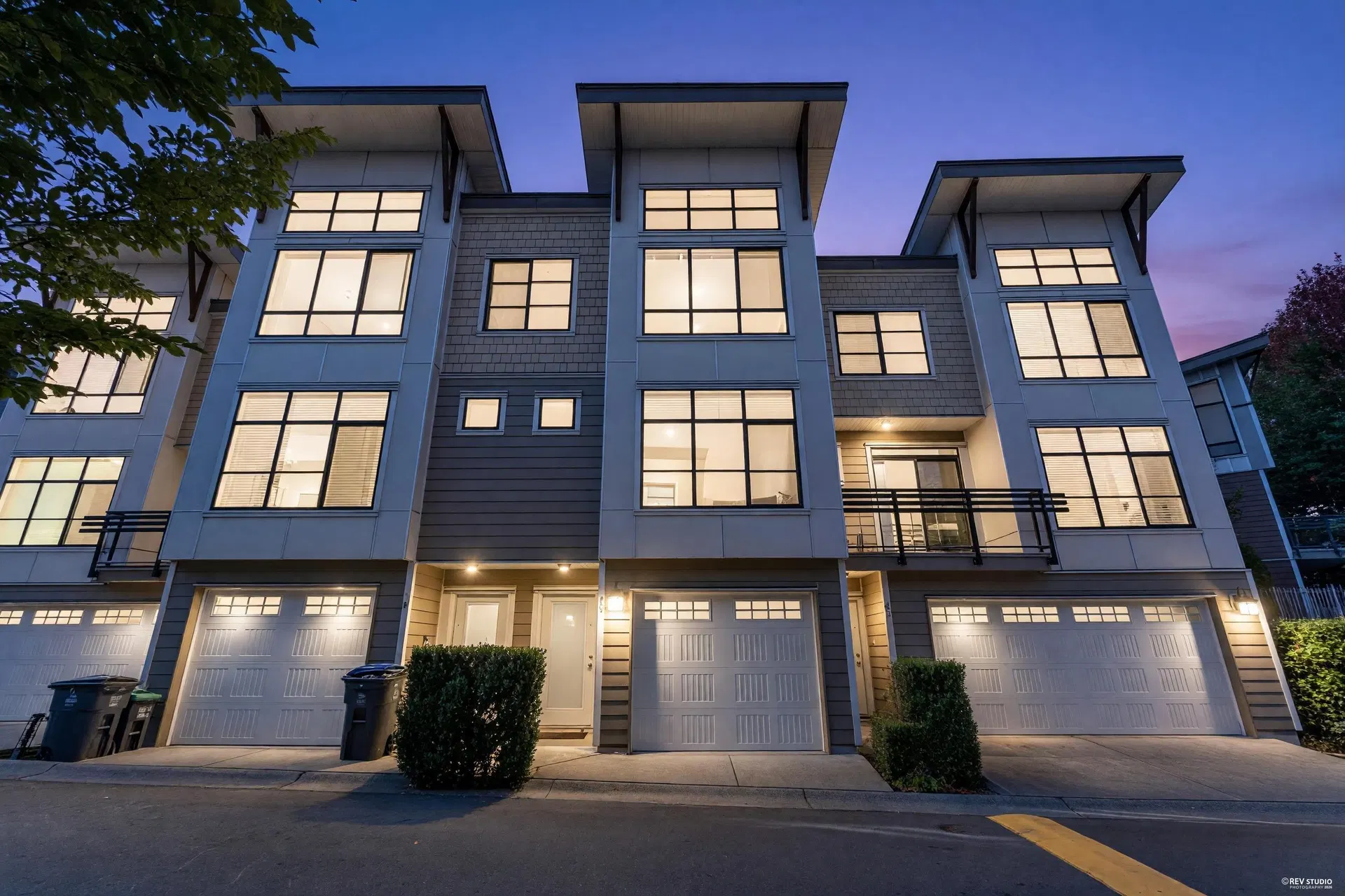 #11 – 9989 Barnston Drive