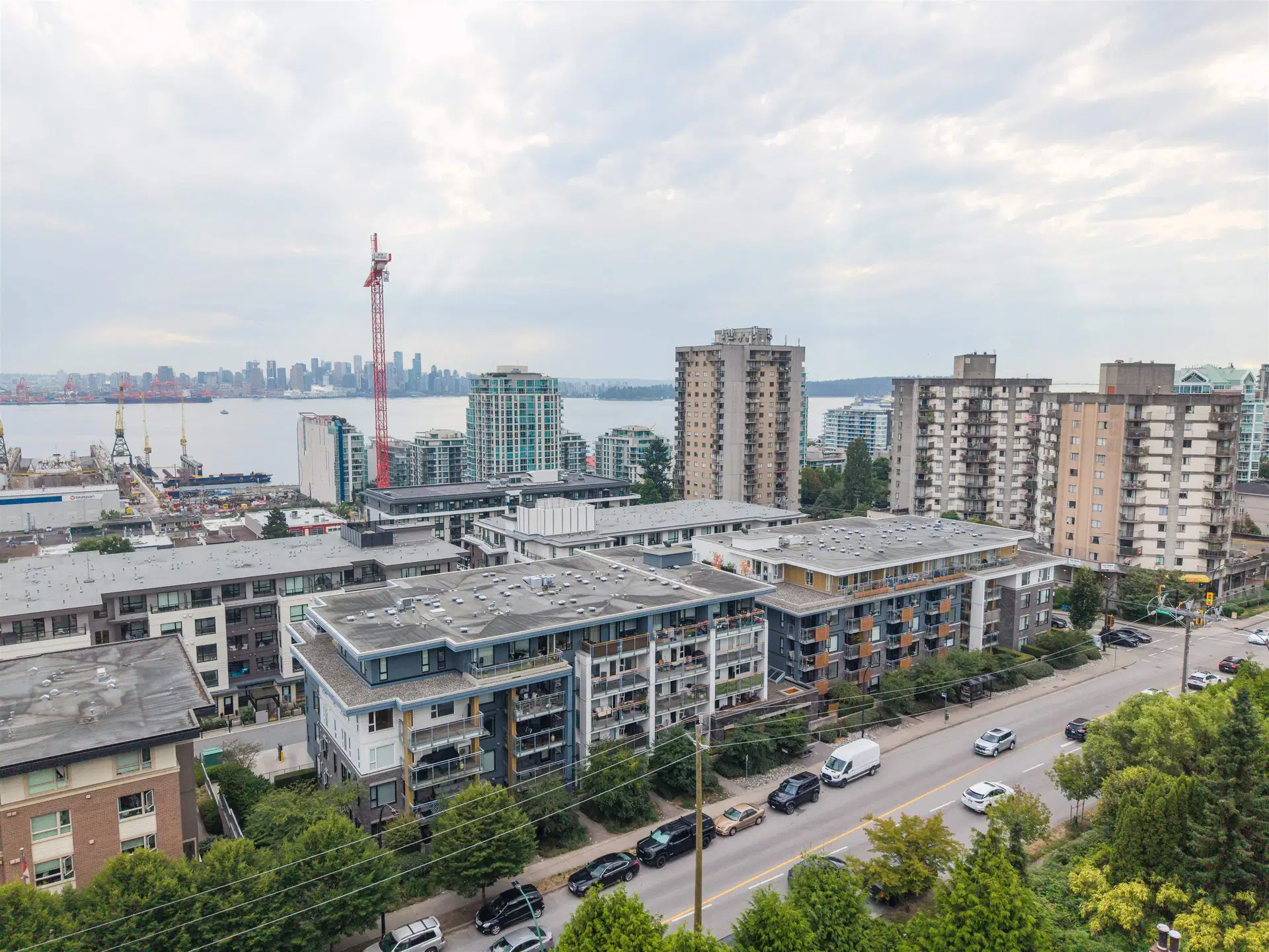 #414 – 221 3rd Street