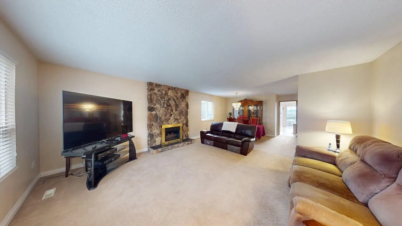 Photo 3 of 38 at 197 Warrick Street