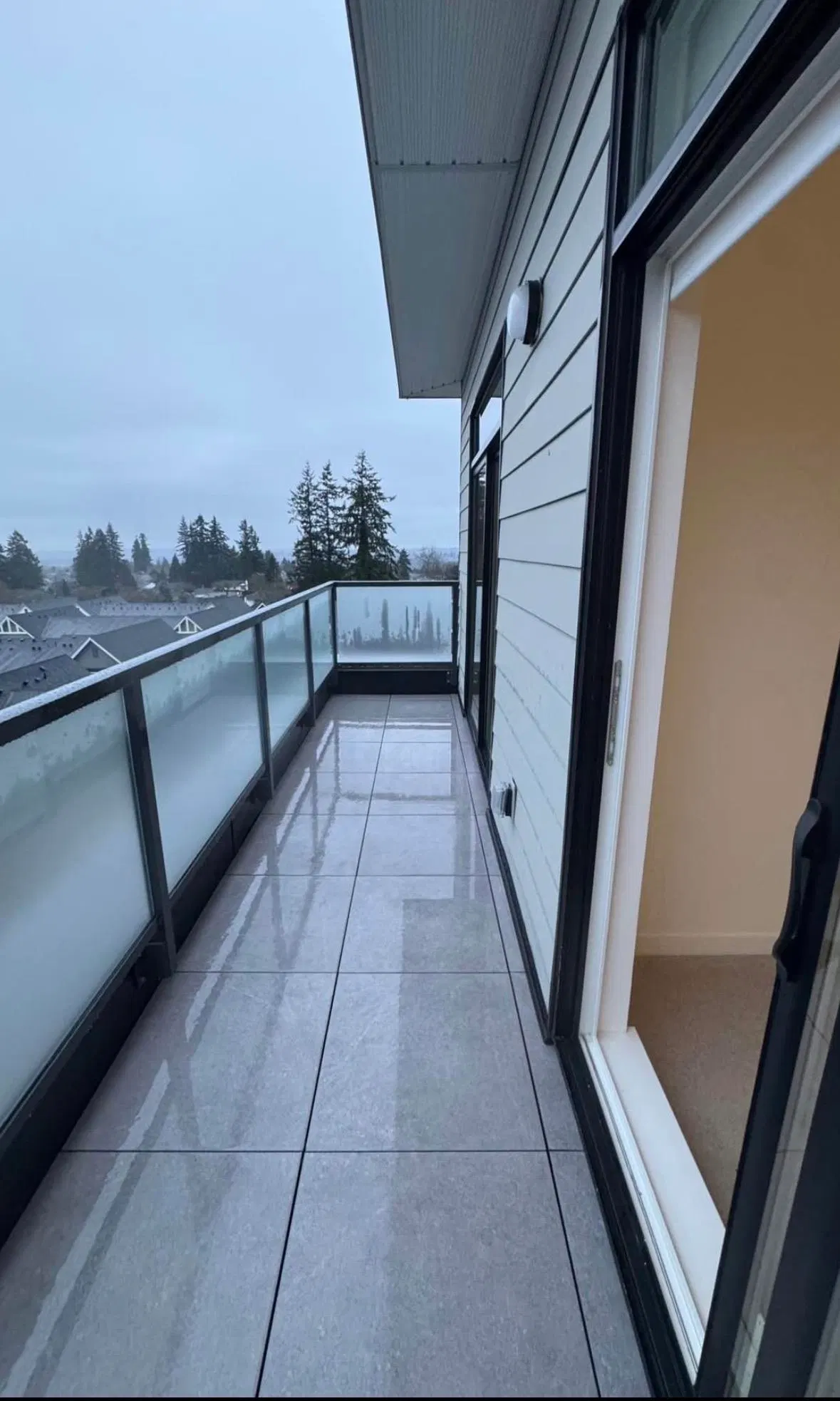 Photo 3 of 8 at #616 – 15738 85 Avenue