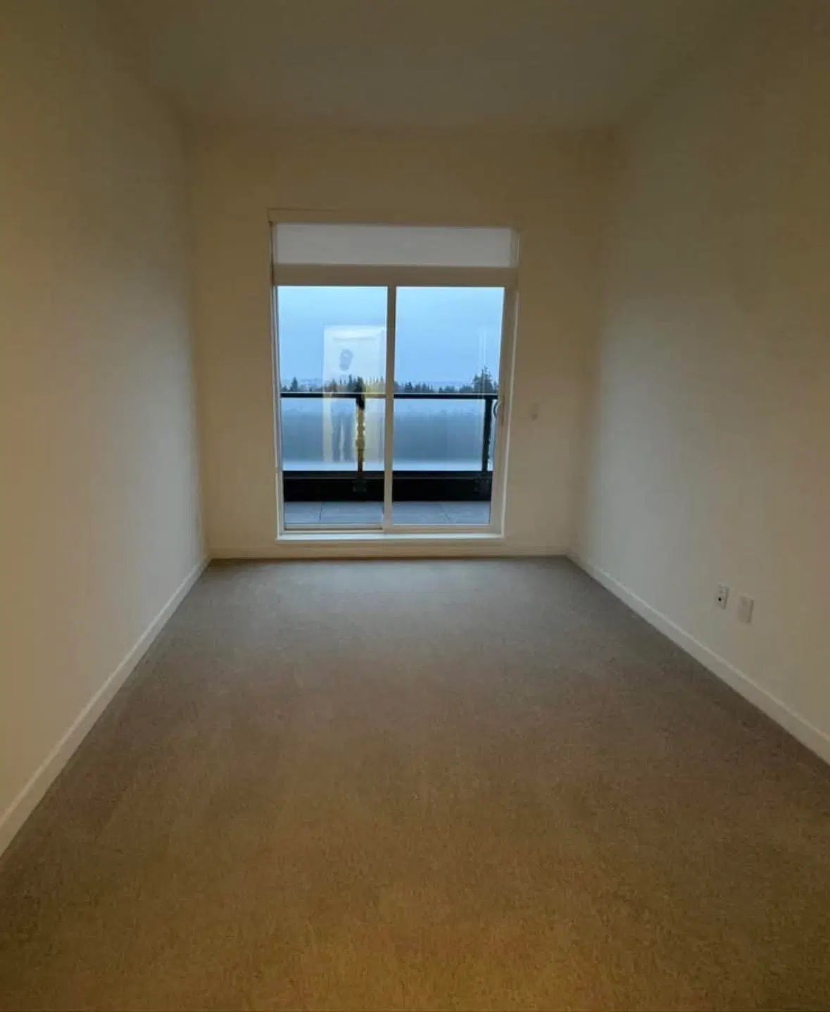 Photo 4 of 8 at #616 – 15738 85 Avenue