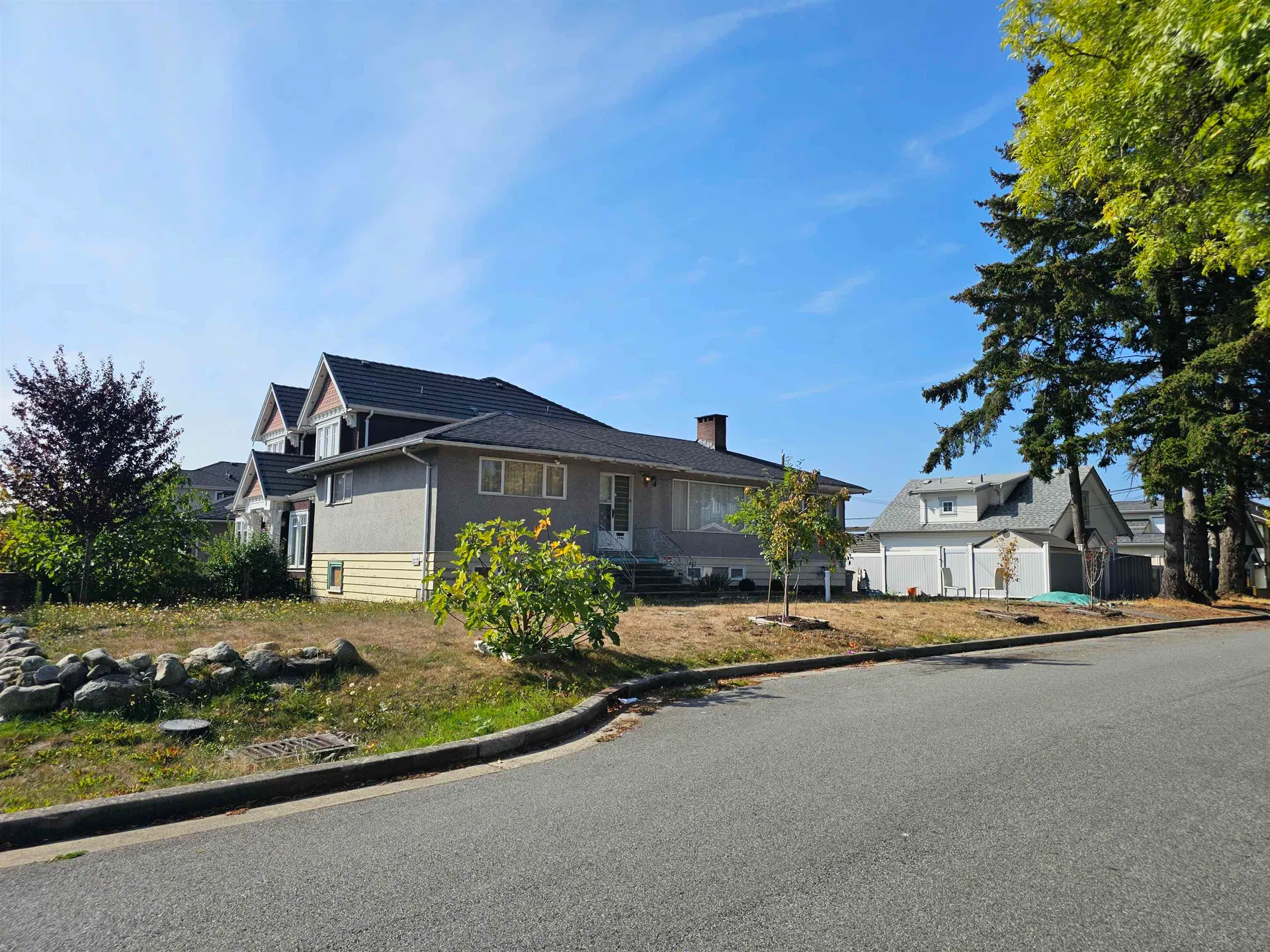 Photo 1 of 7 at 2946 E 52nd Avenue