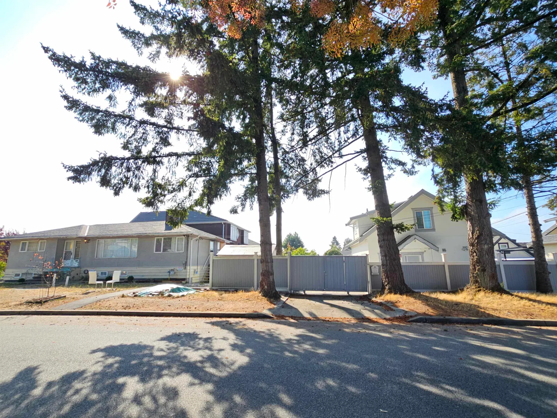 Photo 3 of 7 at 2946 E 52nd Avenue