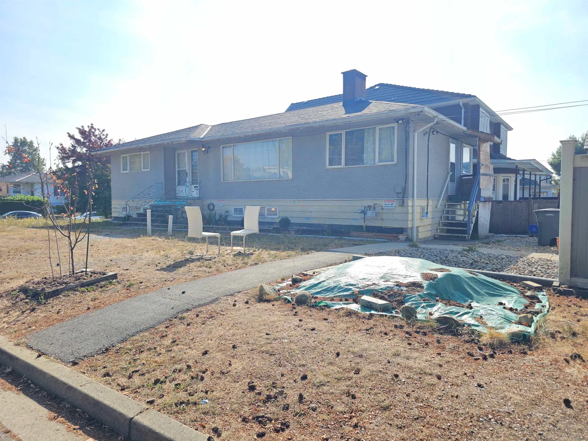 Photo 4 of 7 at 2946 E 52nd Avenue