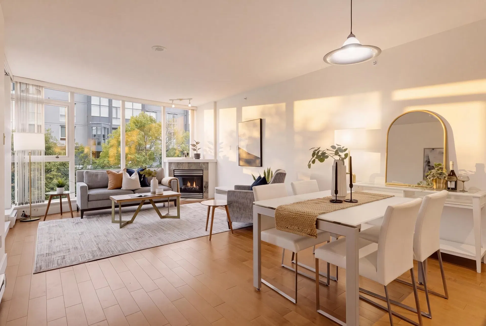 Photo 4 of 34 at #404 – 1428 W 6th Avenue