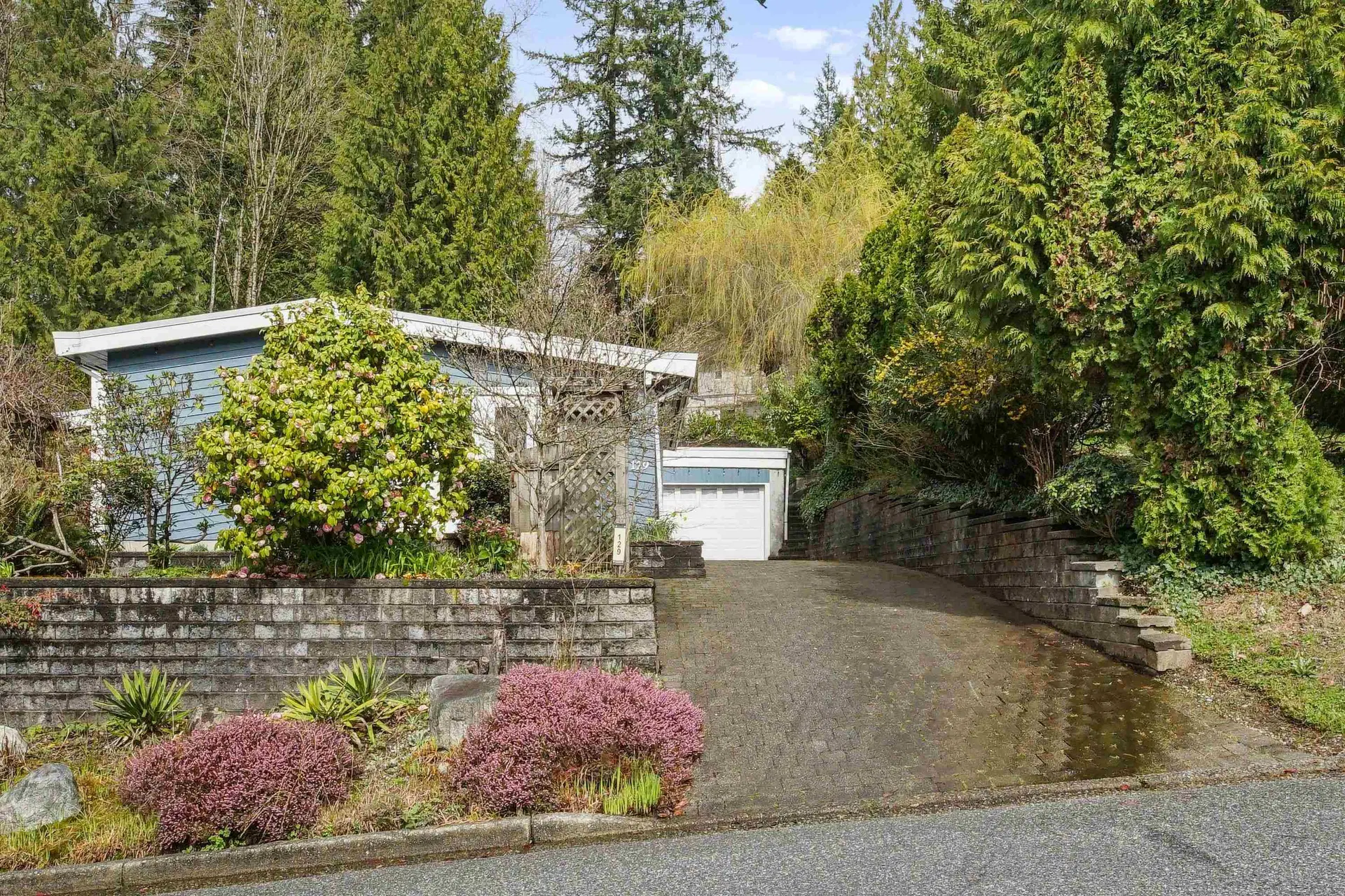 Photo 1 of 28 at 129 Roe Drive
