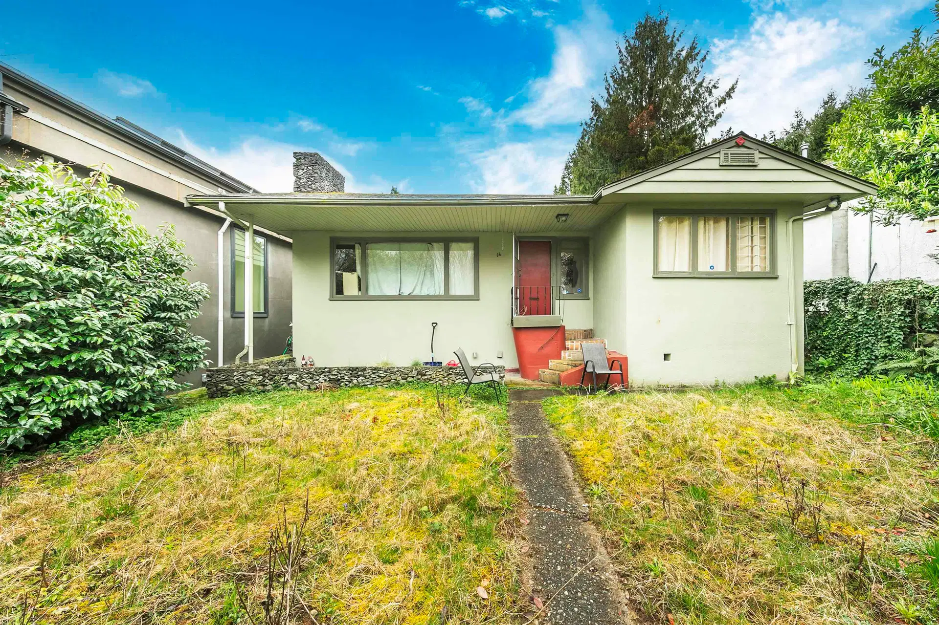 14 37th Avenue