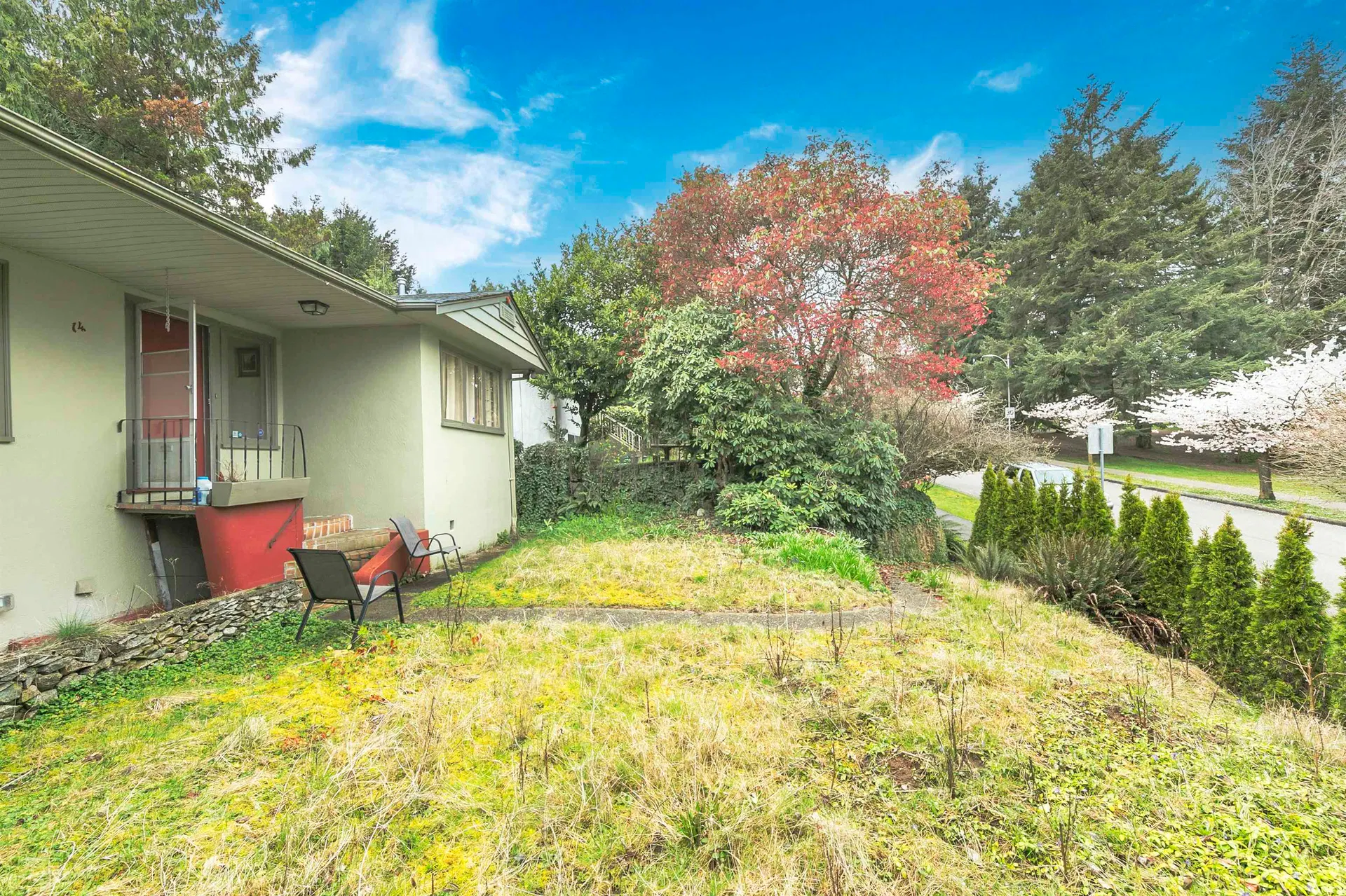 Photo 3 of 25 at 14 W 37th Avenue