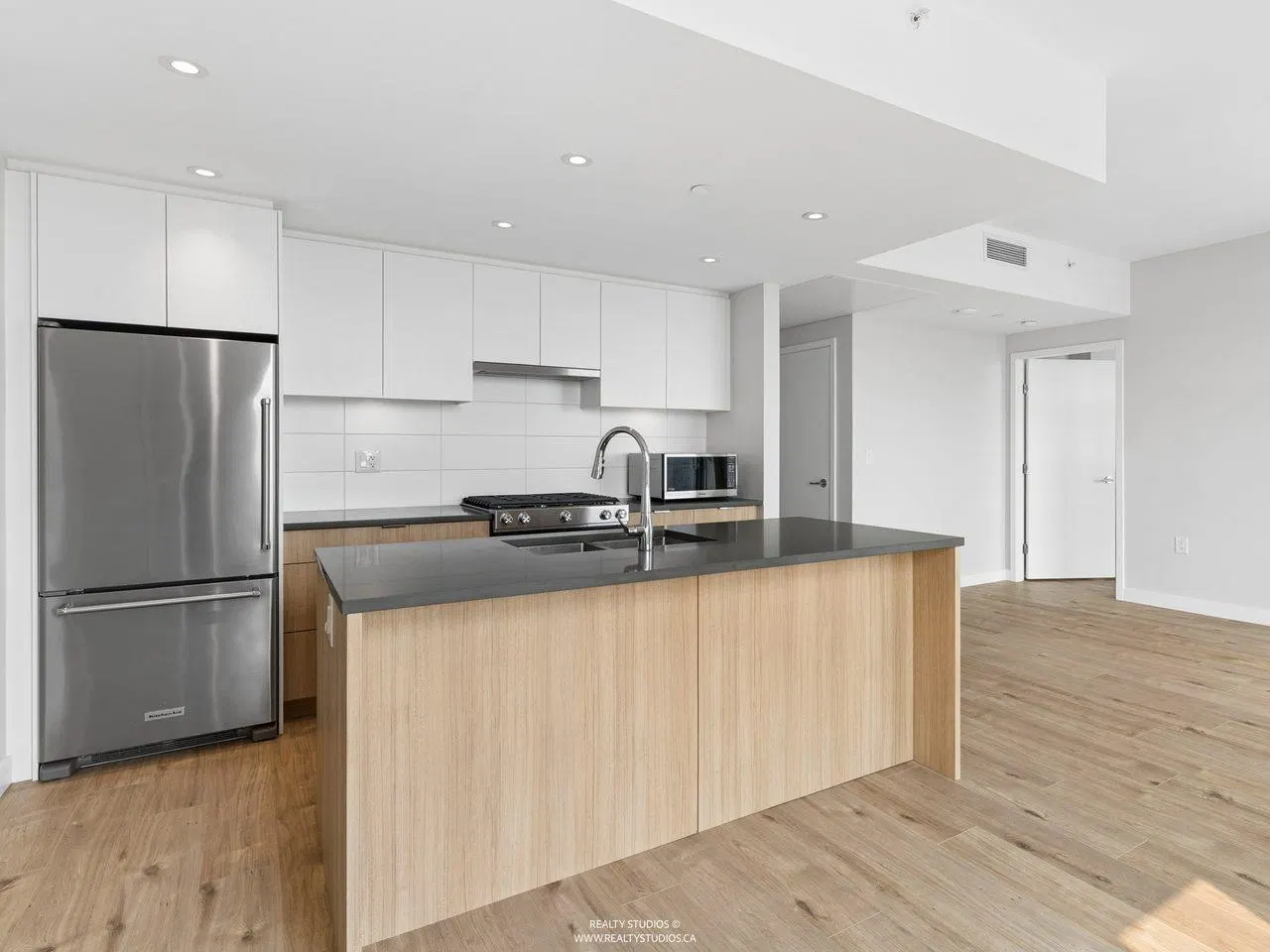 Photo 5 of 39 at #1401 – 3430 E Kent Avenue