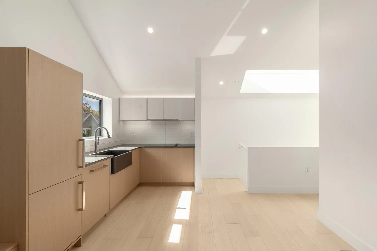 Photo 4 of 16 at 22 W 14th Avenue