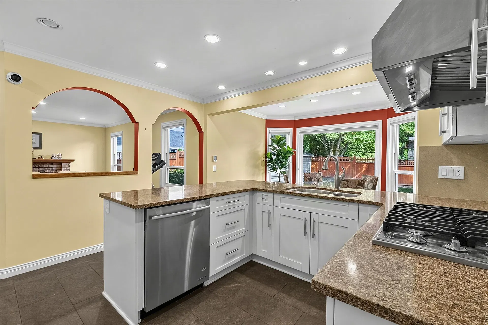 Photo 3 of 31 at 2092 148 Street