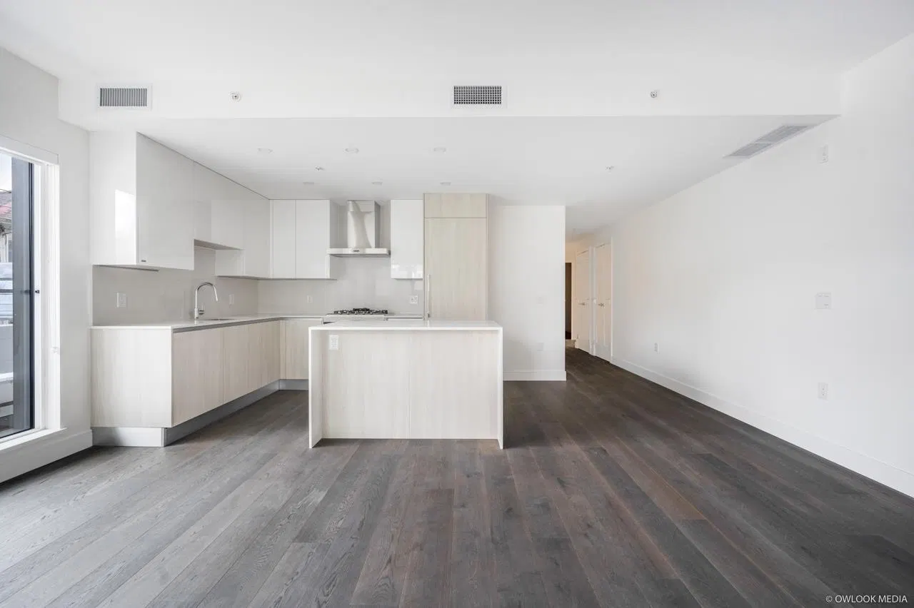 Photo 2 of 9 at #105 – 477 W 59th Avenue