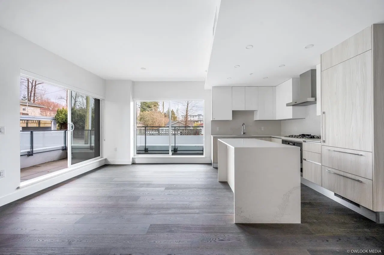 Photo 3 of 9 at #105 – 477 W 59th Avenue