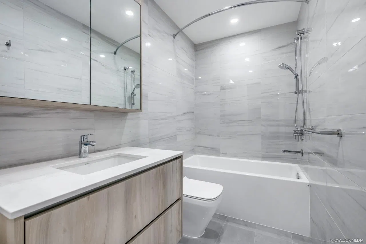 Photo 4 of 9 at #105 – 477 W 59th Avenue
