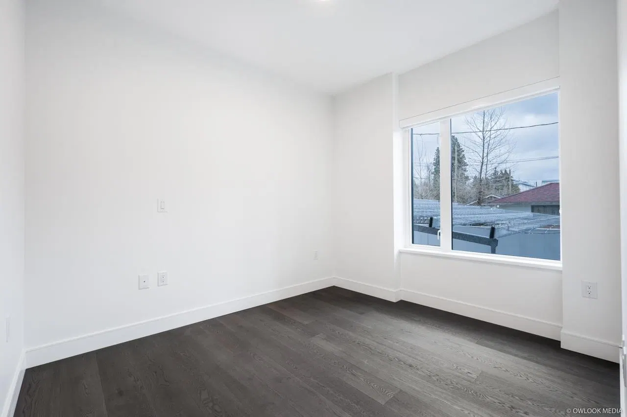 Photo 5 of 9 at #105 – 477 W 59th Avenue