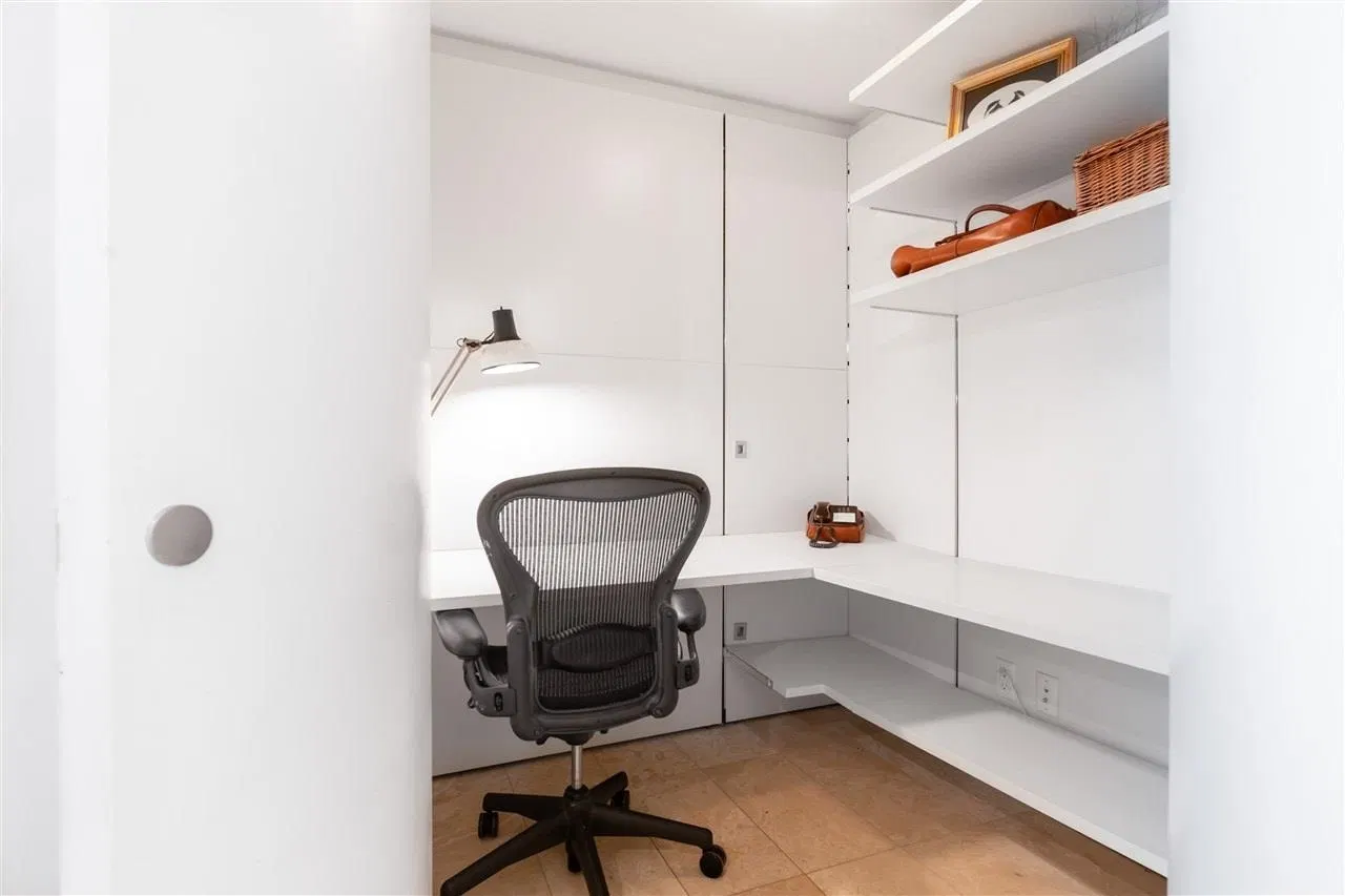 Photo 4 of 18 at #1607 – 838 W Hastings Street