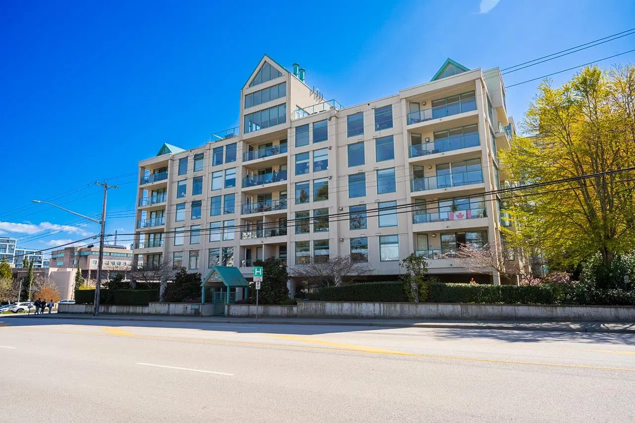 Photo 2 of 38 at #506 – 15466 North Bluff Road