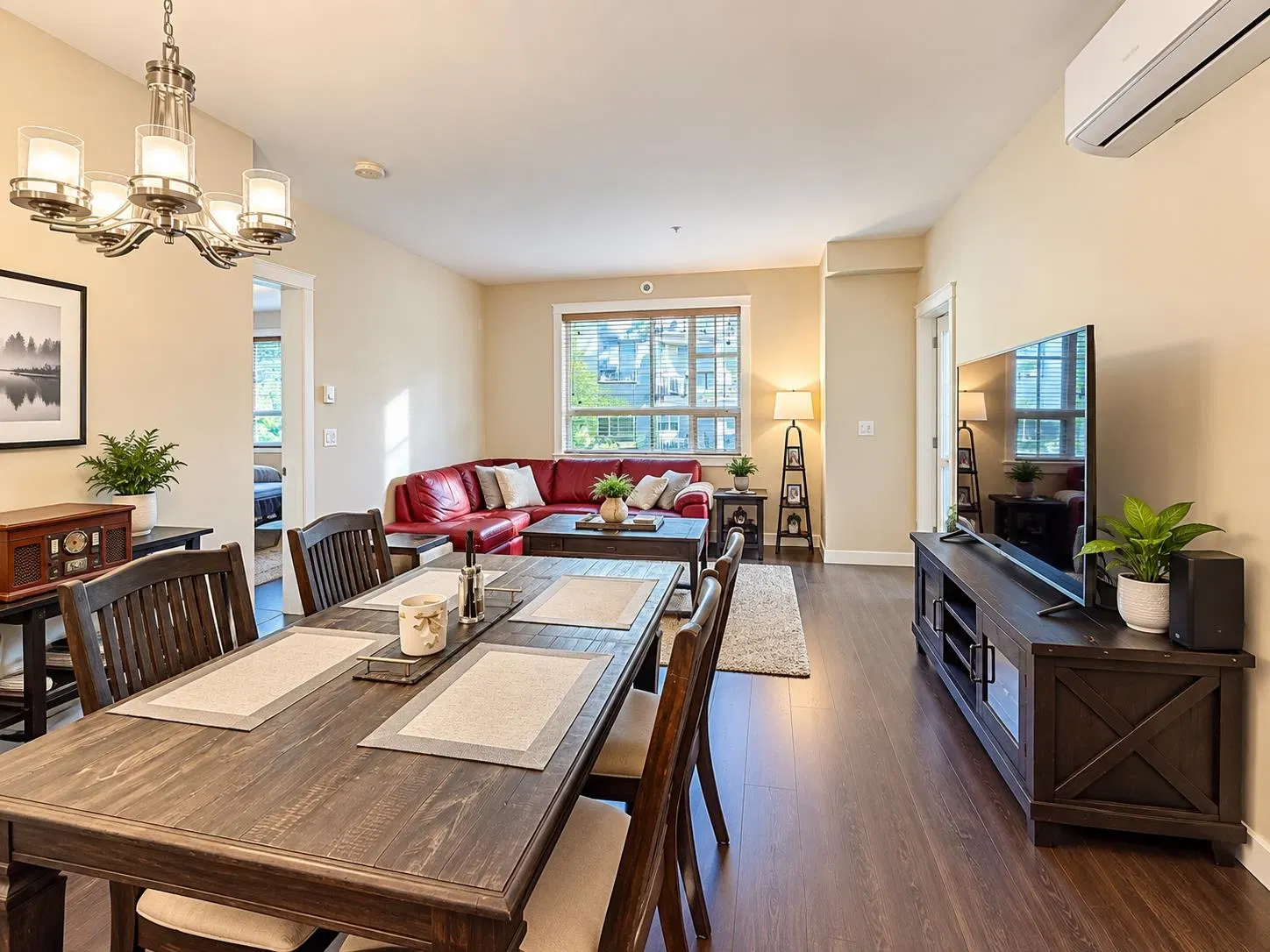 Photo 3 of 34 at #405 – 3535 146a Street