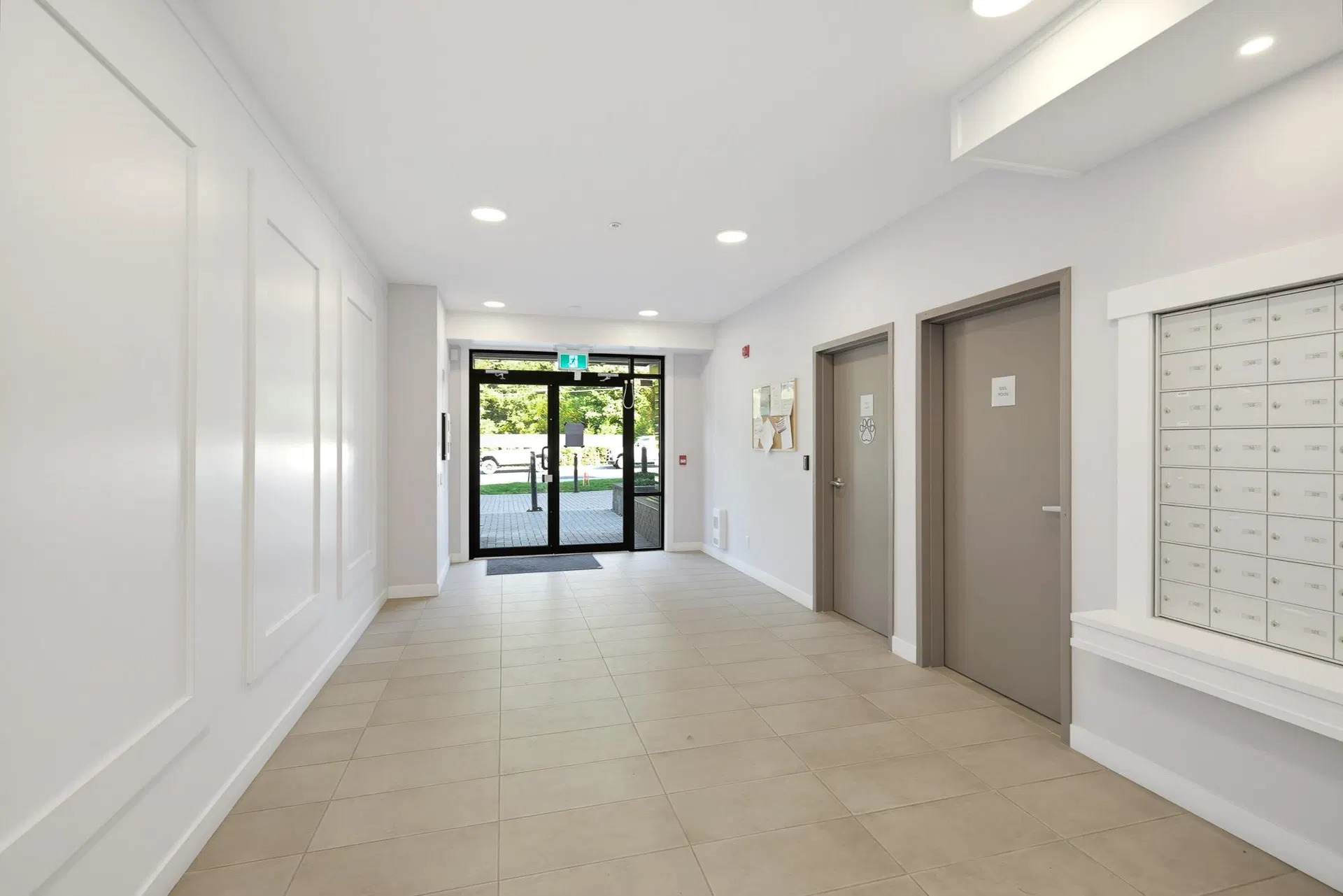Photo 4 of 40 at #106 – 32690 14th Avenue