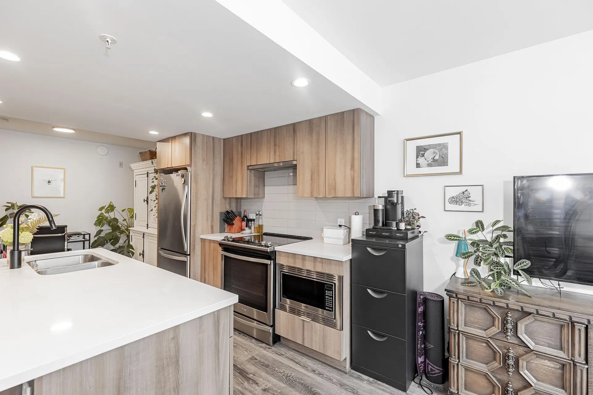 Photo 4 of 21 at #307 – 1365 Pemberton Avenue